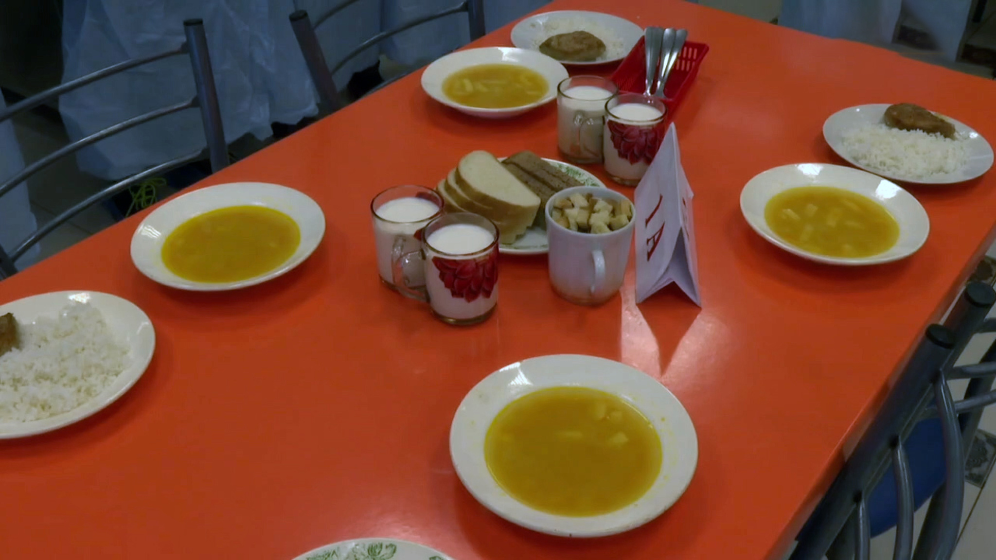 В Красноярском крае продолжаются массовые отравления учащихся
