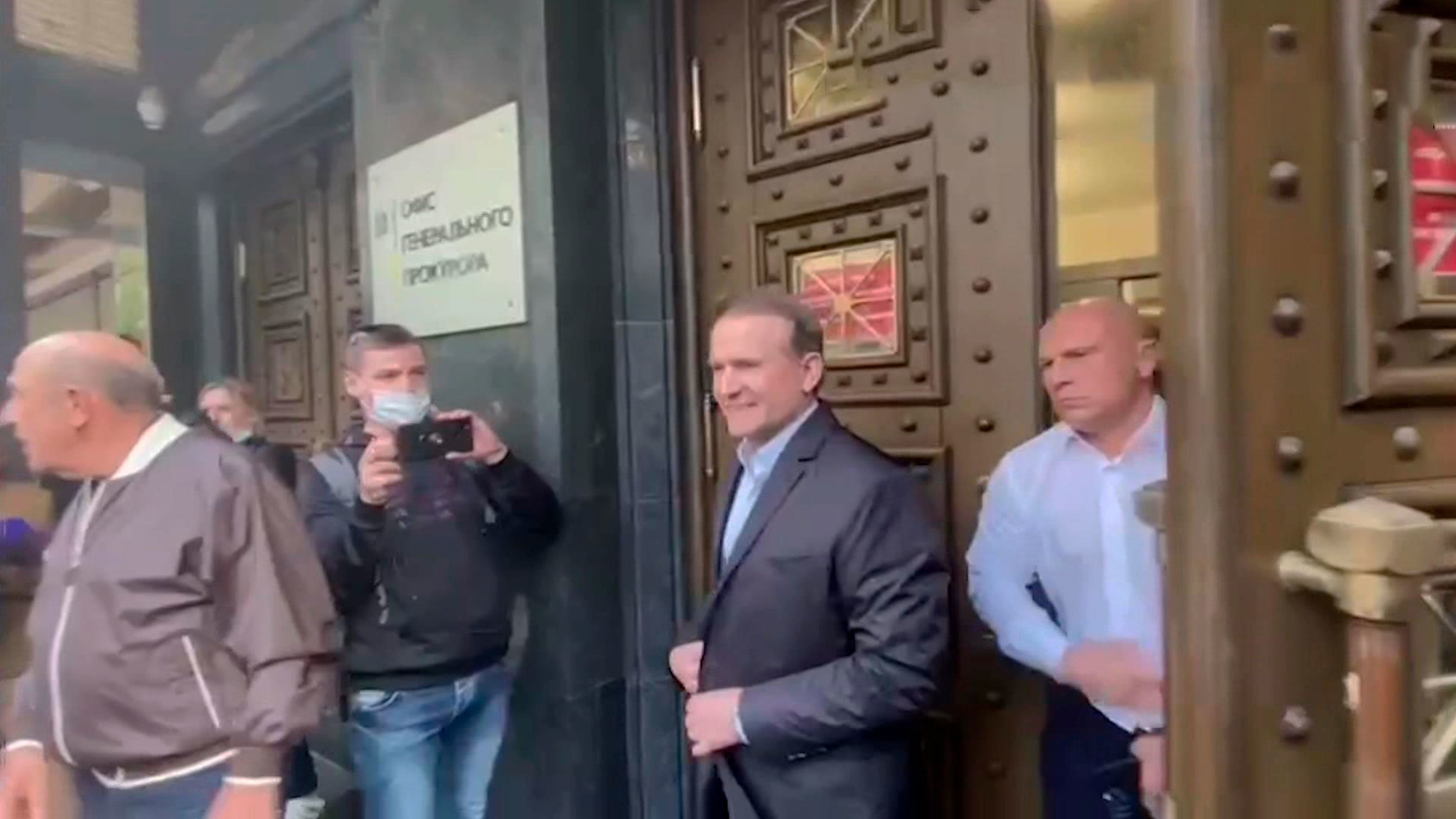 Суд отклонил ходатайство защиты Медведчука о взятии политика на поруки