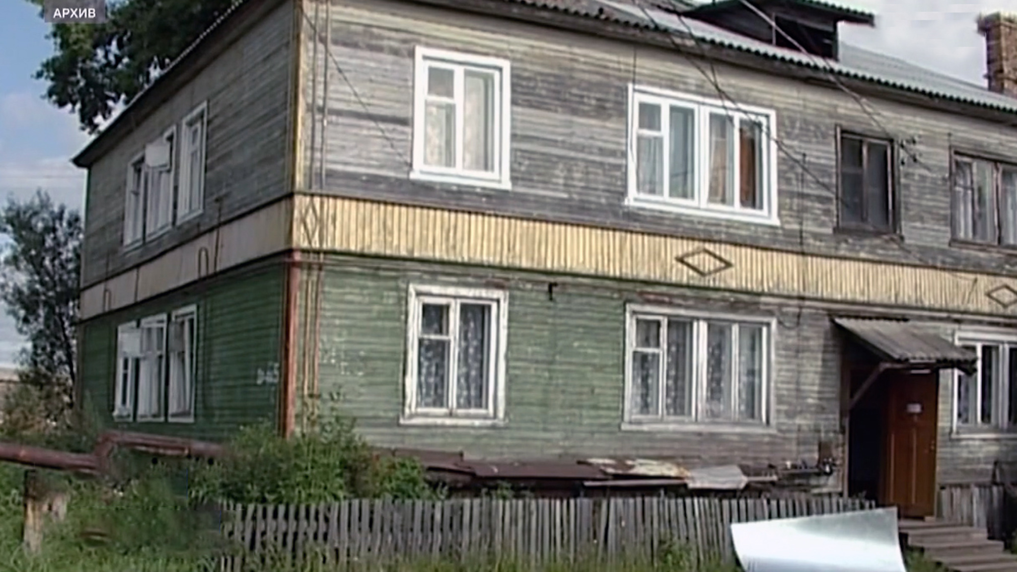 В Архангельске трехлетний мальчик выпал из окна