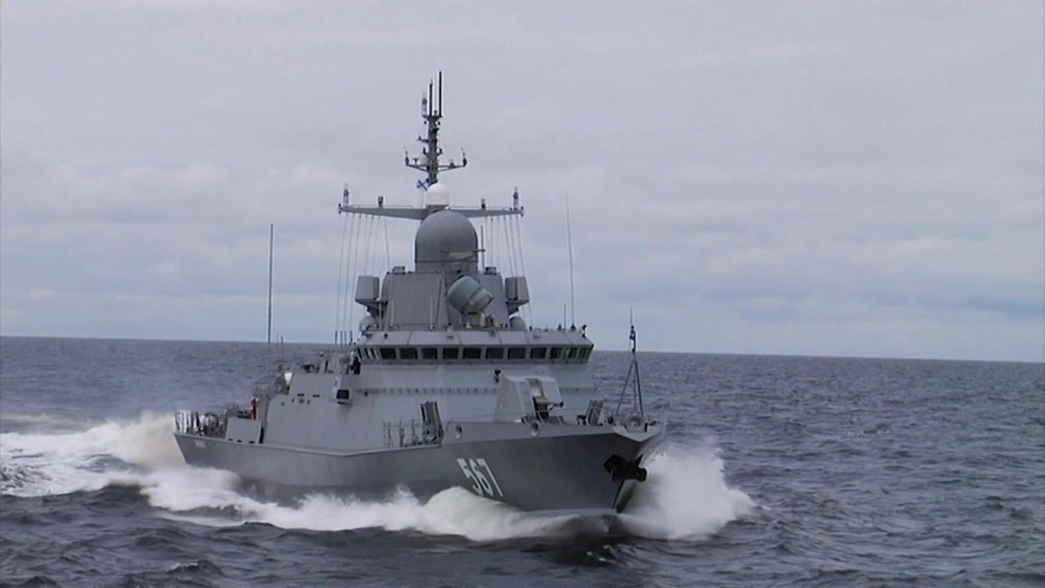 Российские моряки отмечают День Балтийского флота