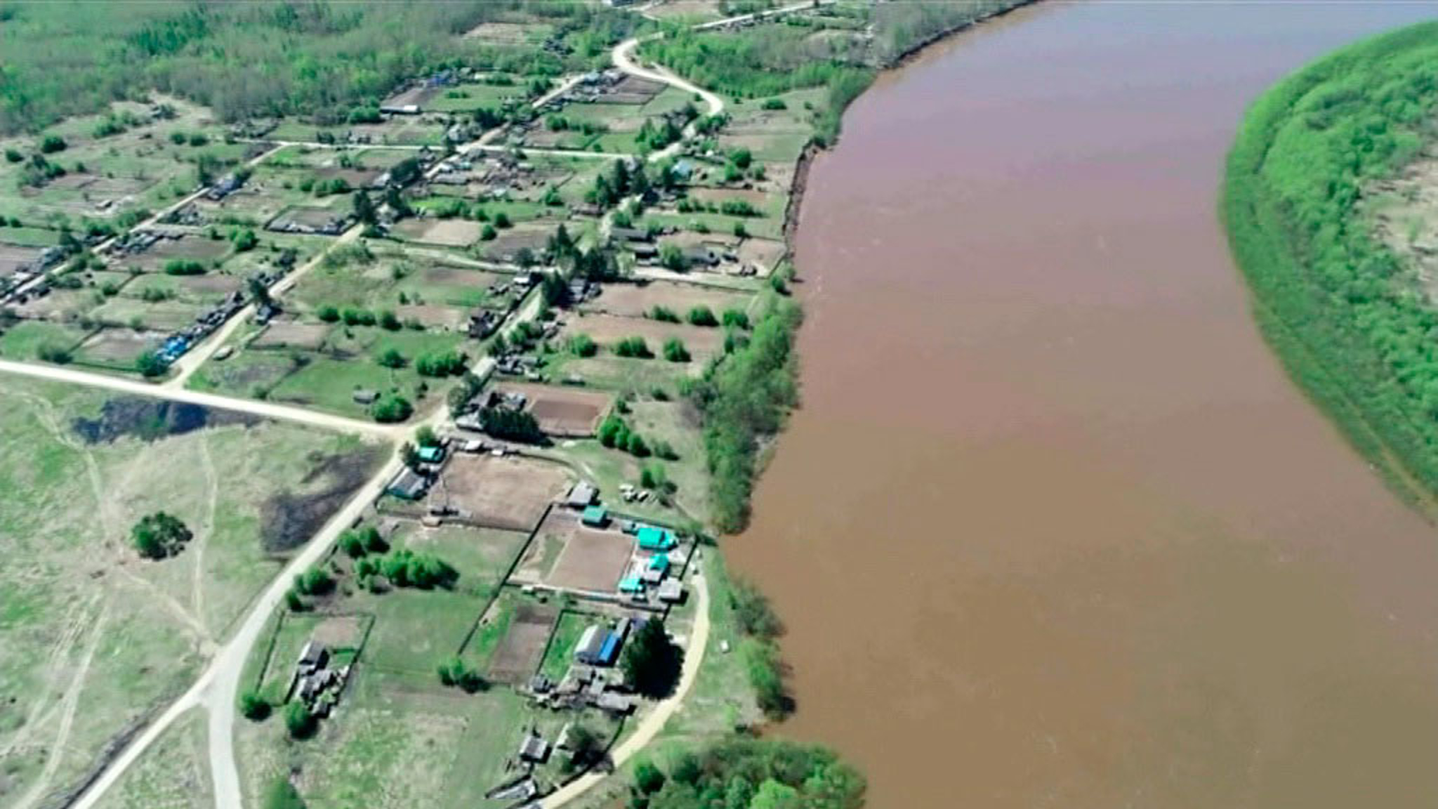 В Красноярском крае под водой оказались дома и дороги