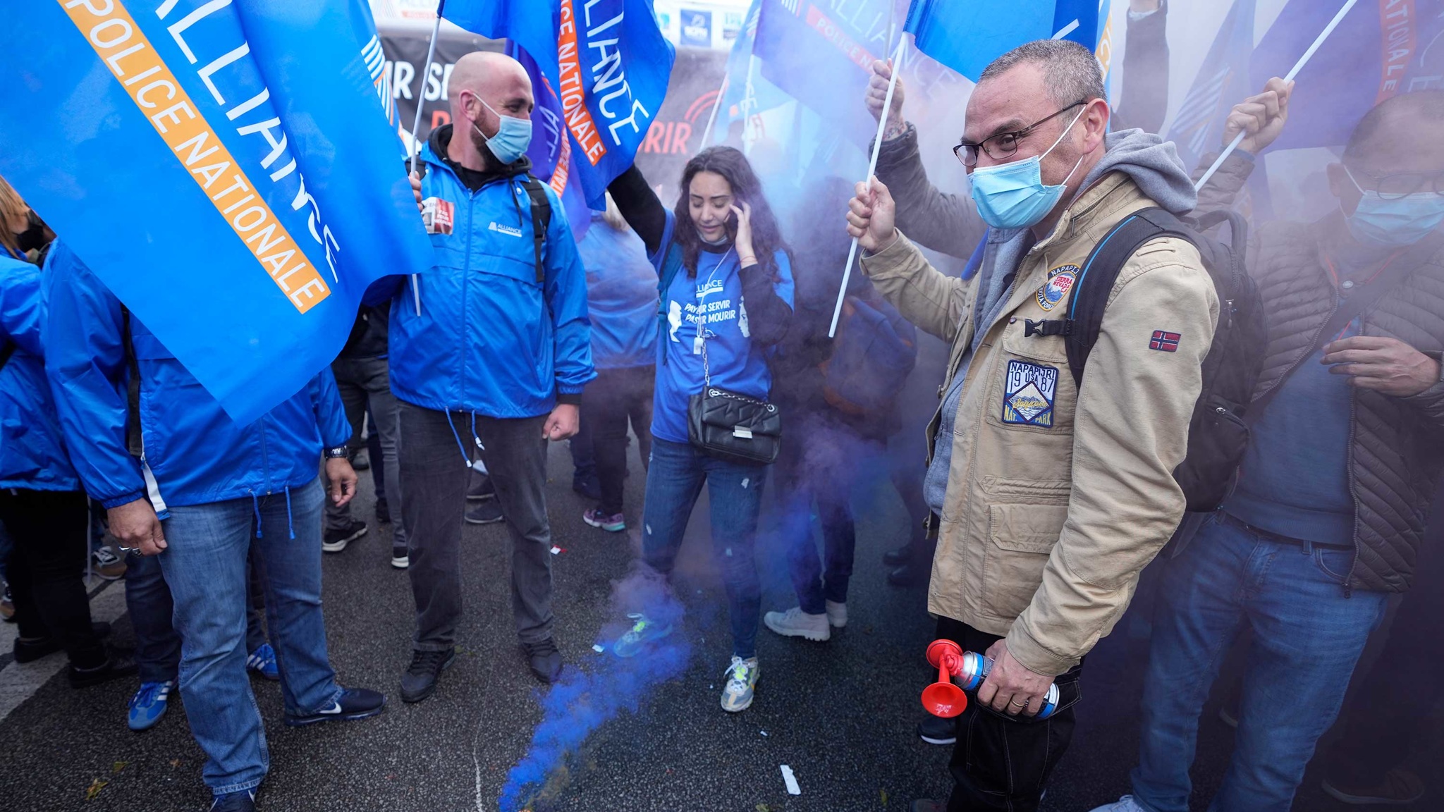 Во Франции прошли акции протеста против введения санитарных пропусков
