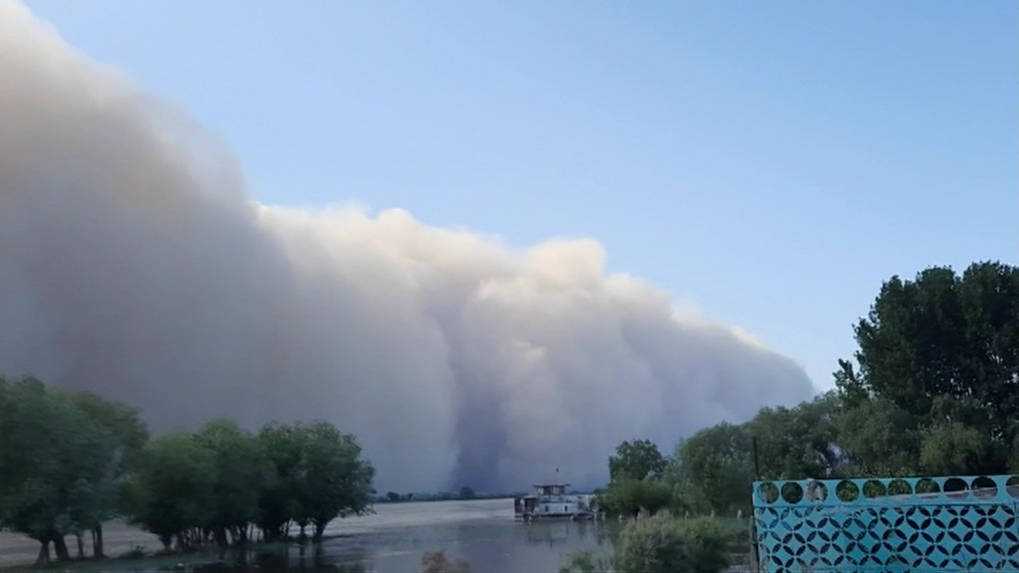 Новая пыльная буря накрыла Астраханскую область