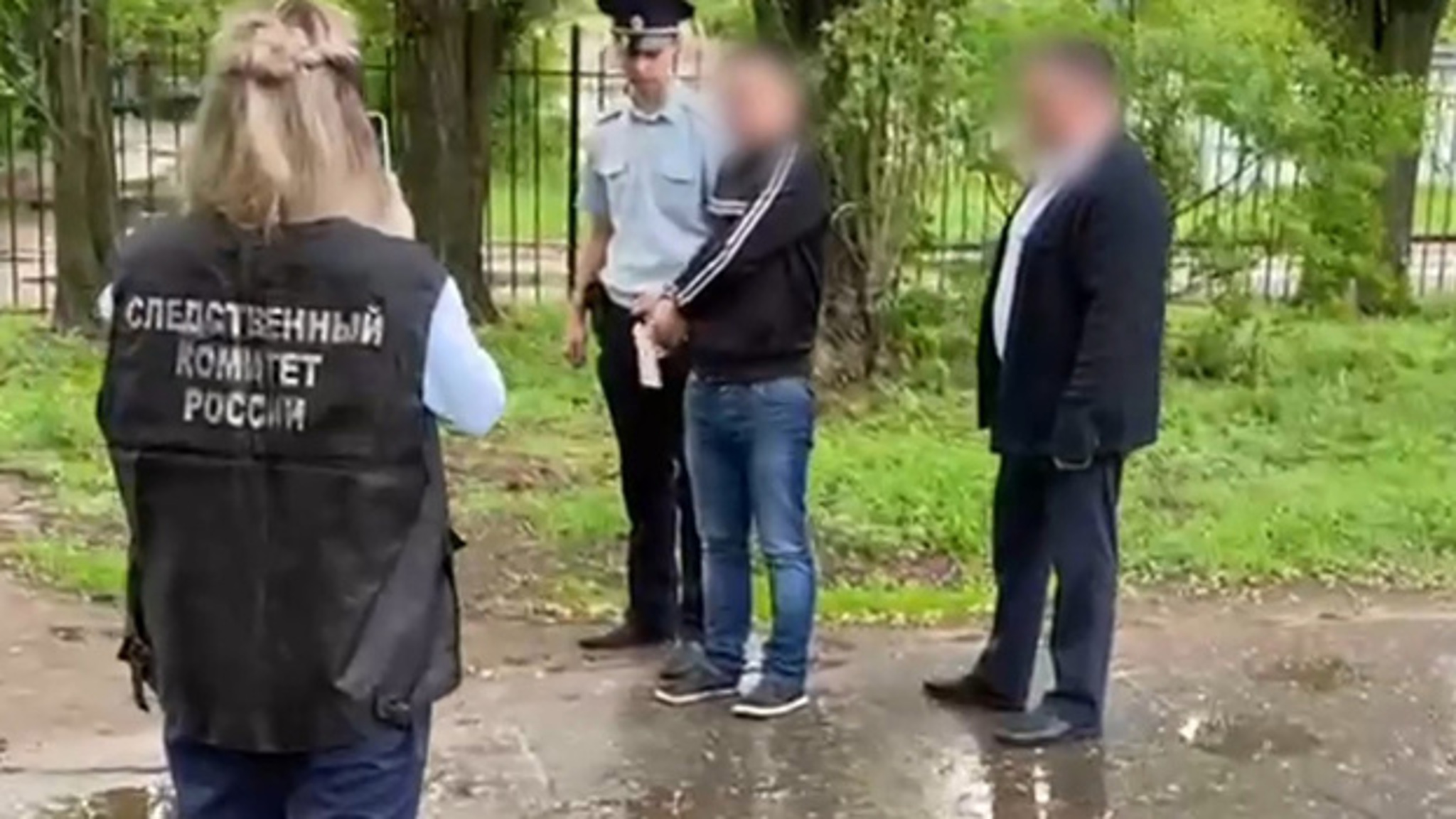 Региональный СК опубликовал видео с воронежцем, стрелявшим у школы