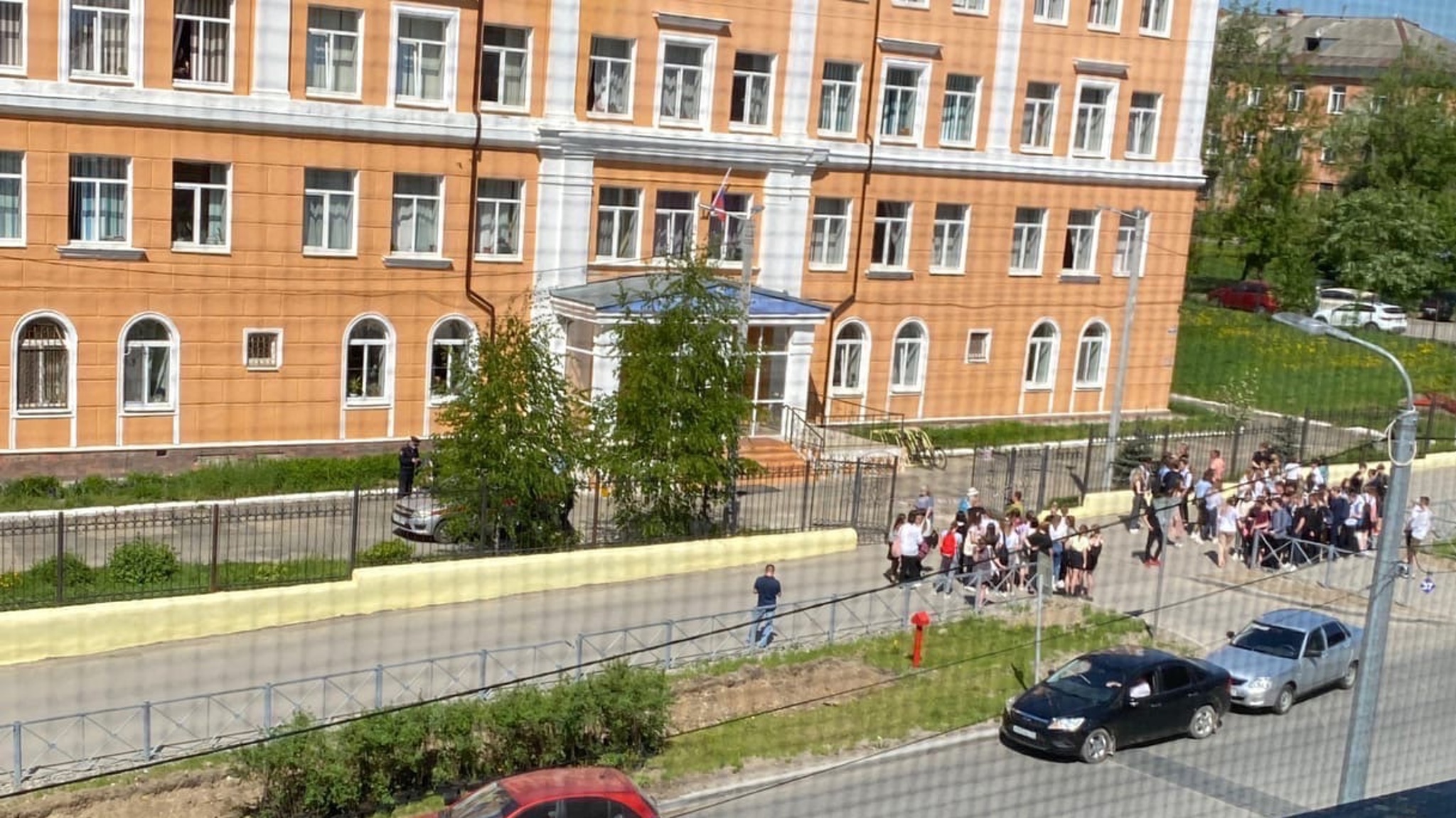 Состояние раненной в Березниках учительницы лицея ухудшилось