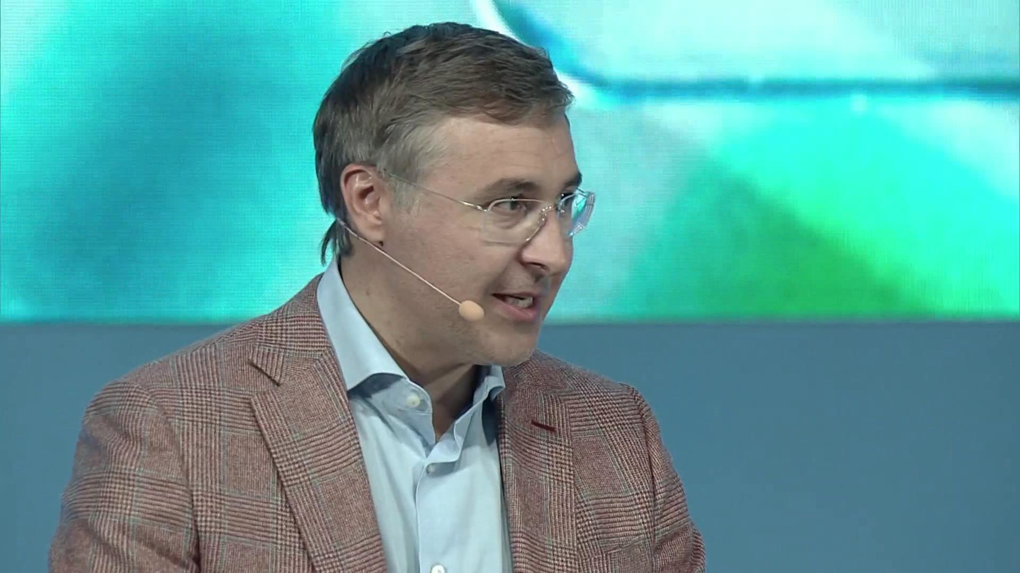 Фальков допускает получение образования без университета