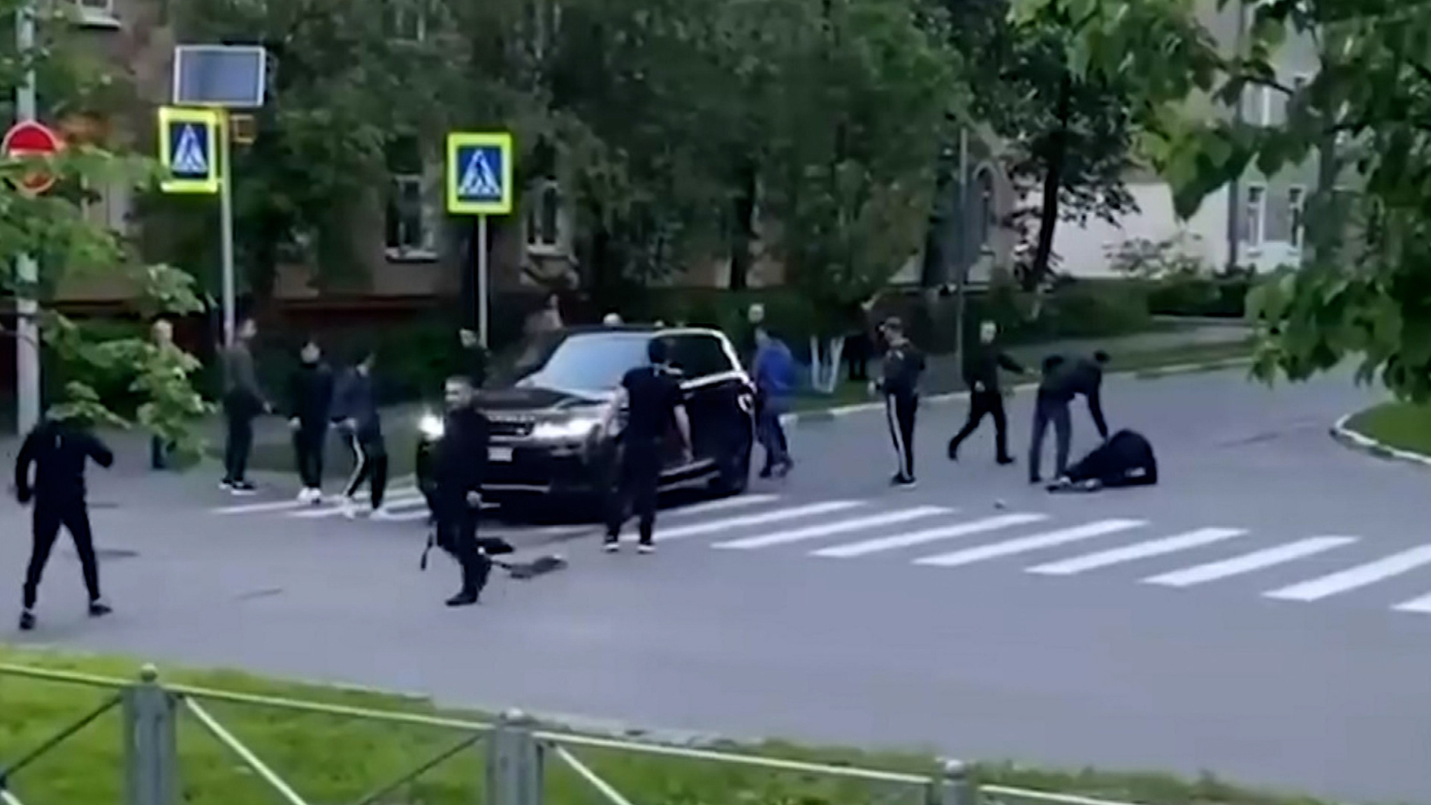 В Подмосковье ссора пешеходов с водителем закончилась стрельбой