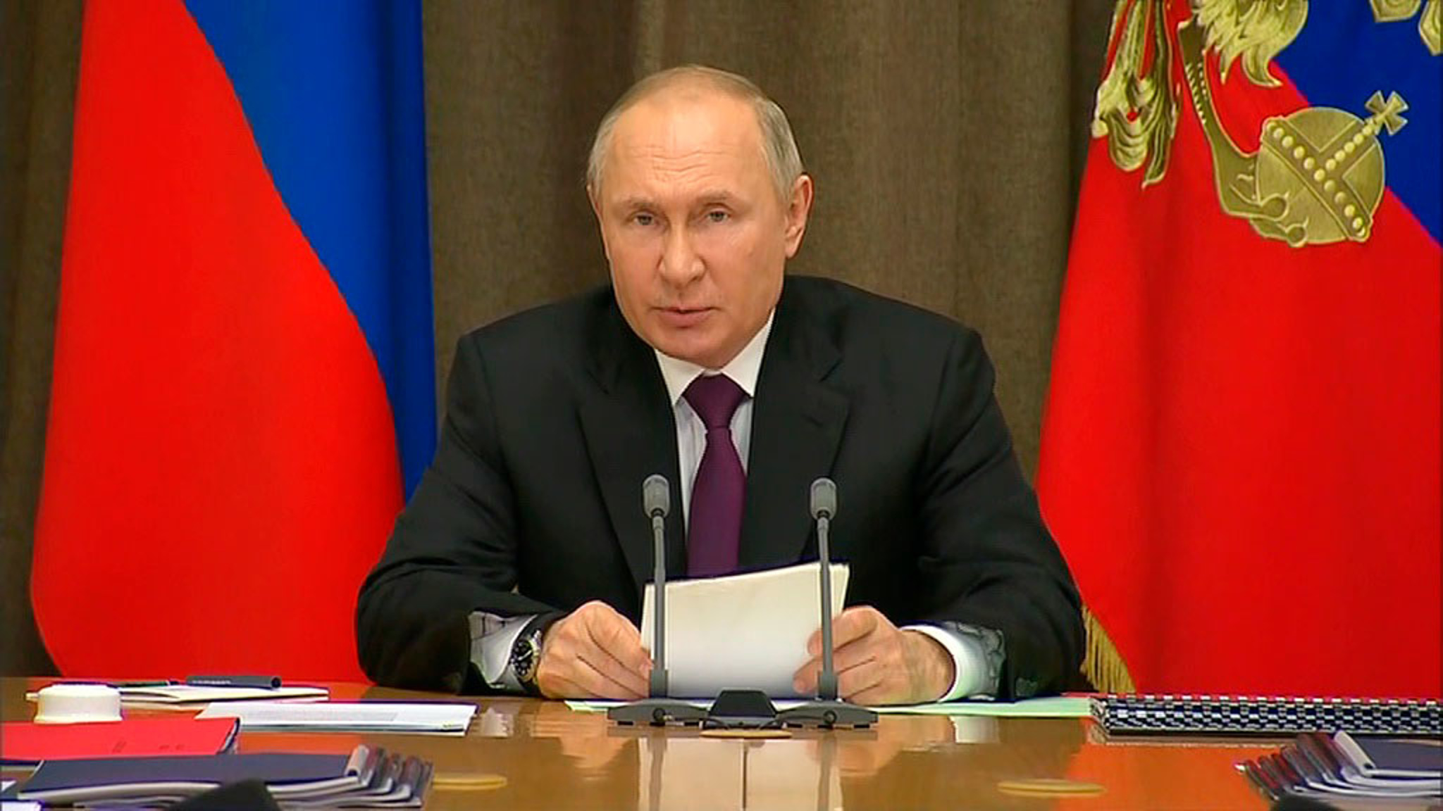 Путин продолжит серию совещаний по военному строительству в Сочи