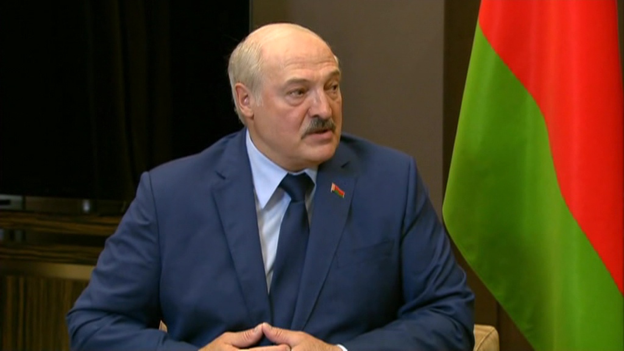Белорусский президент привез в Сочи "проясняющие" документы