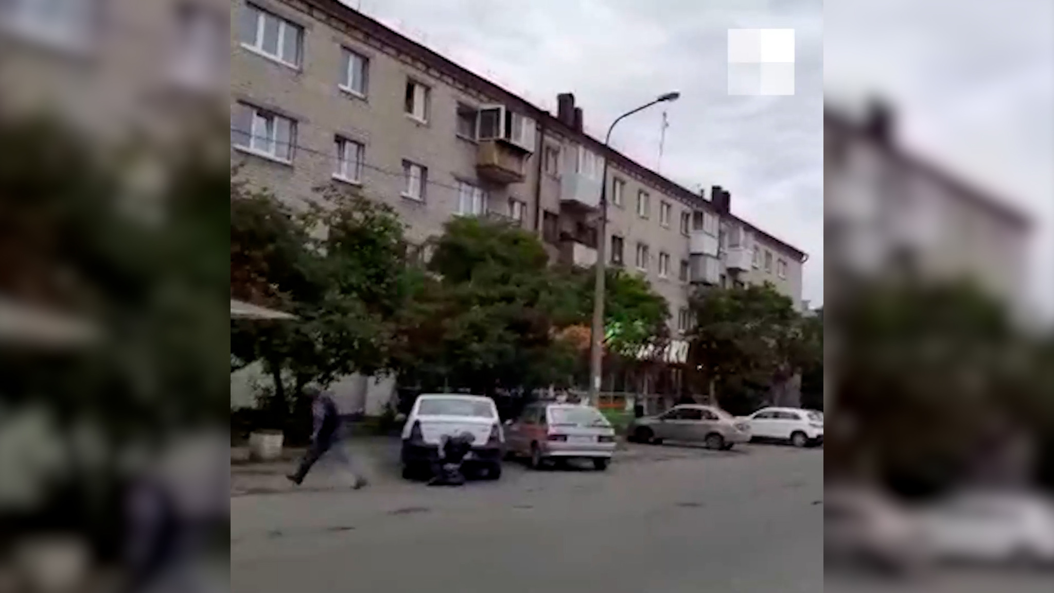 Начало стрельбы в Екатеринбурге попало на видео