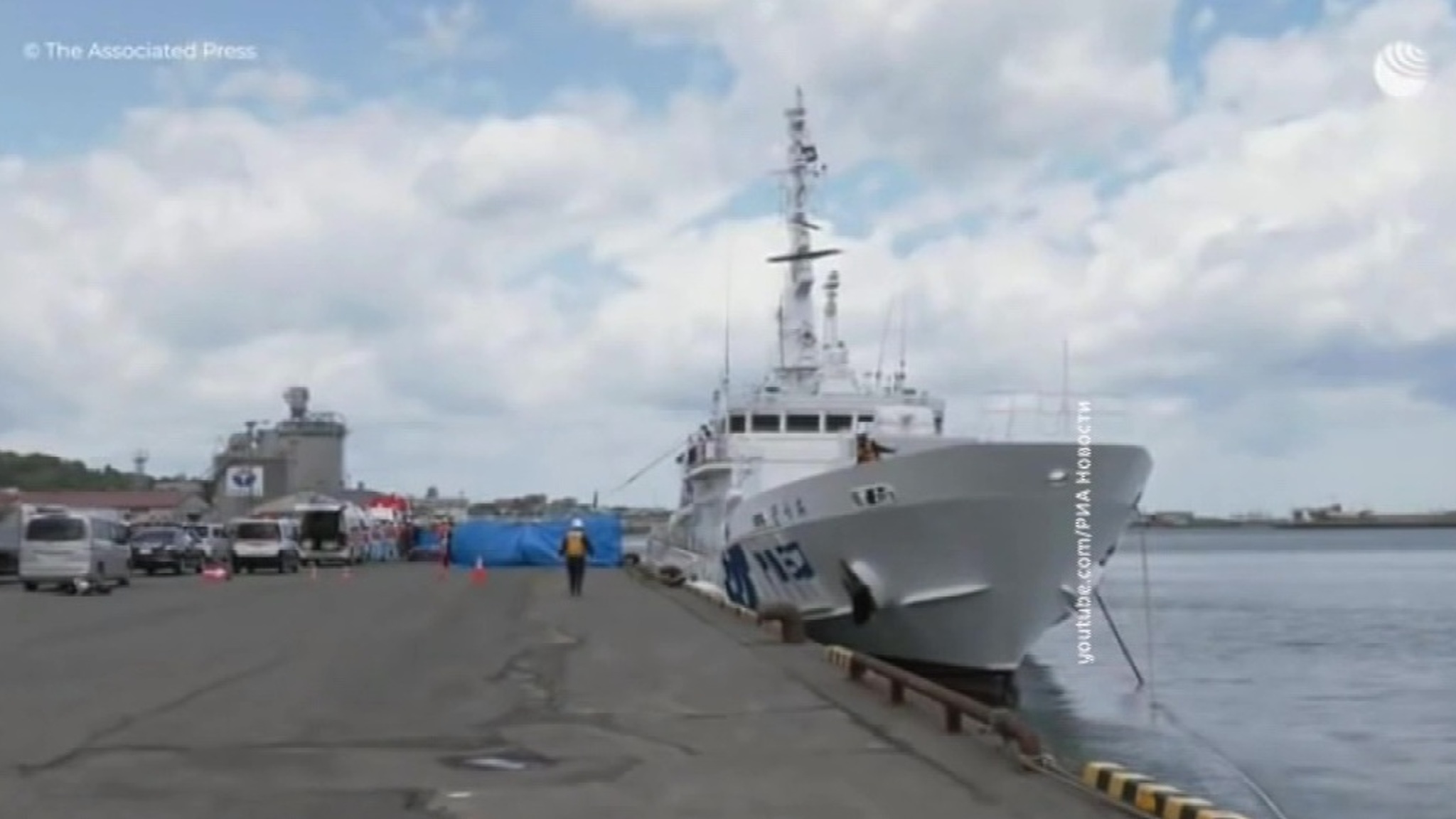 К задержанному в Японии помощнику капитана российского судна "Амур" приедет адвокат