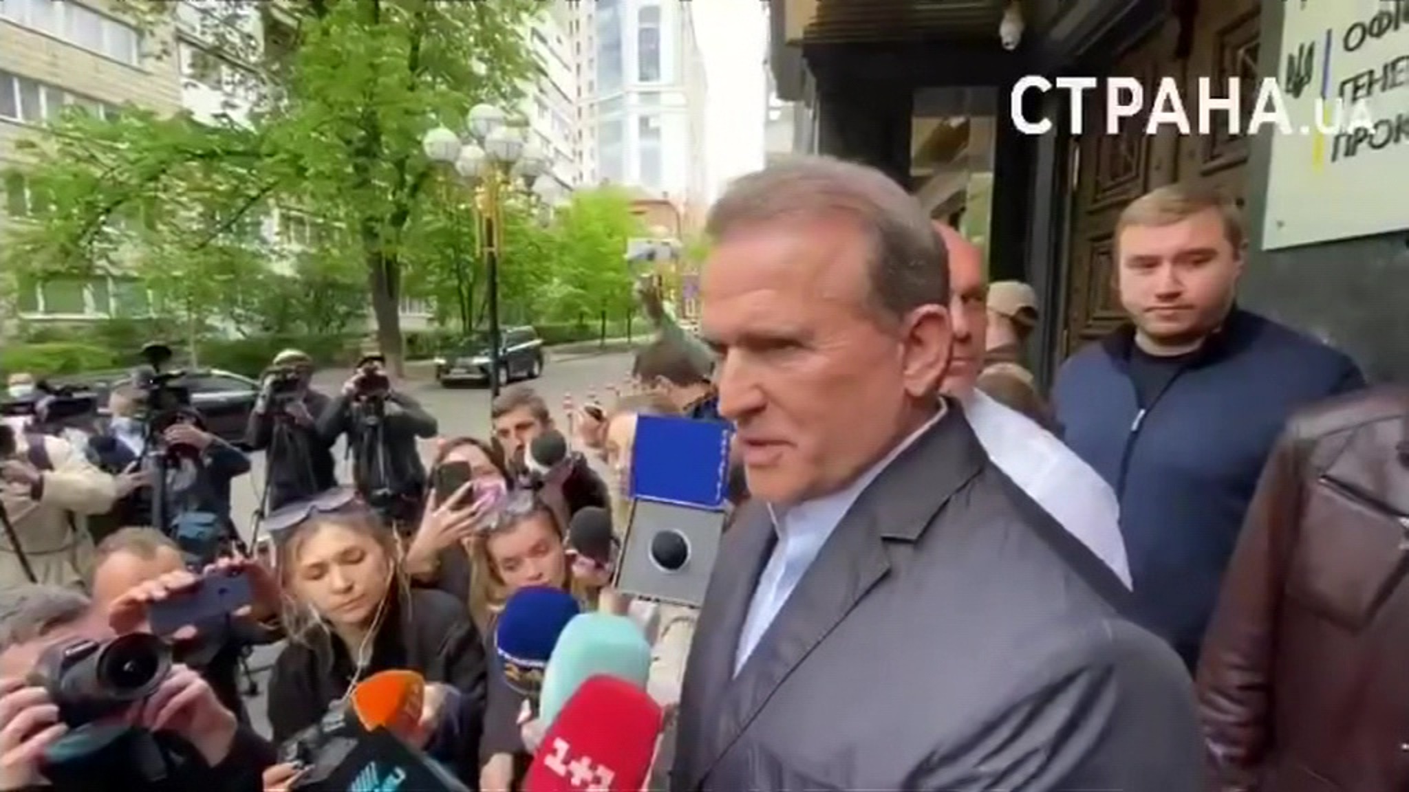 Компромат на Медведчука шит белыми нитками