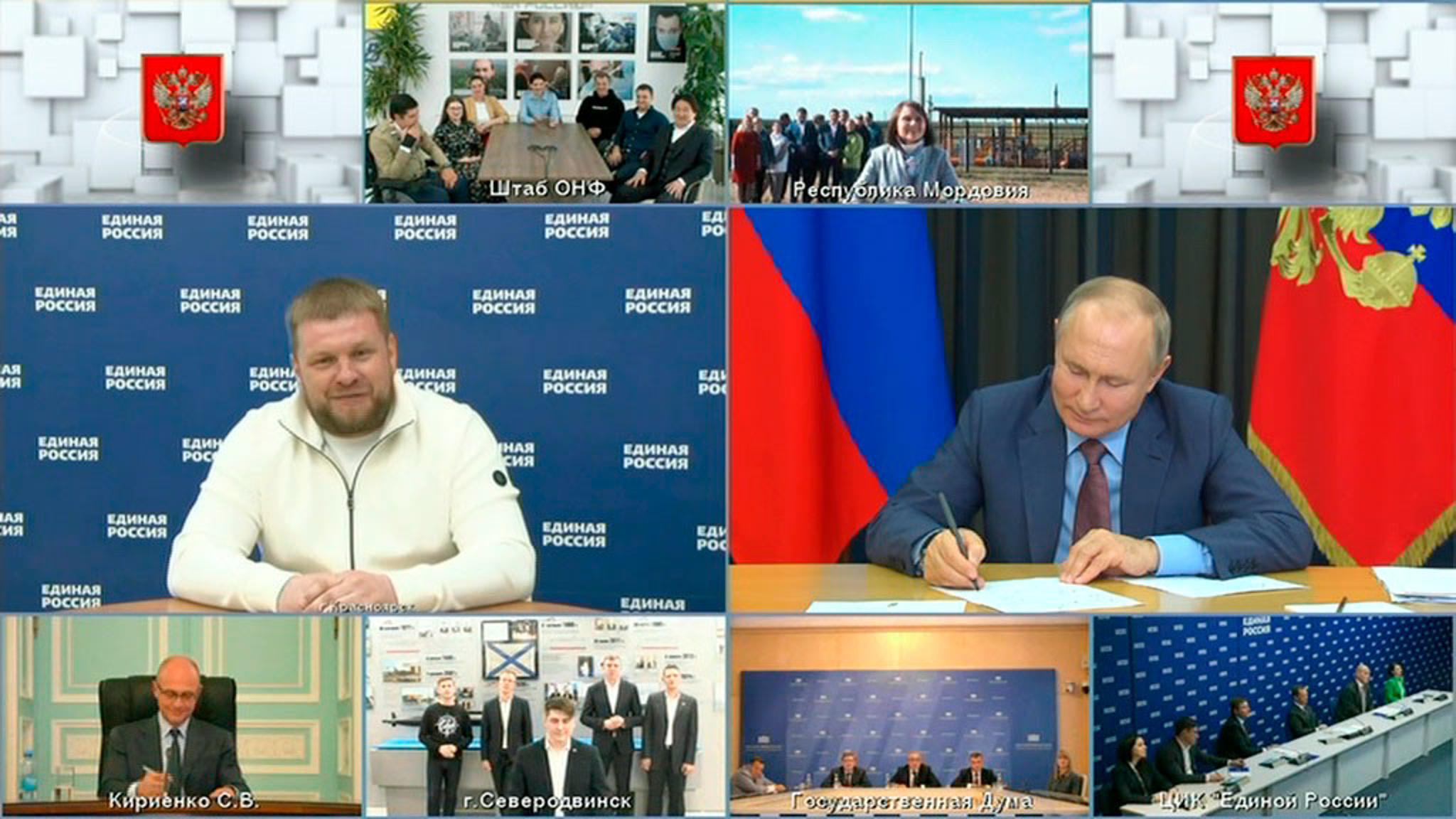 Путин пообещал сыграть в хоккей с жителями Красноярска