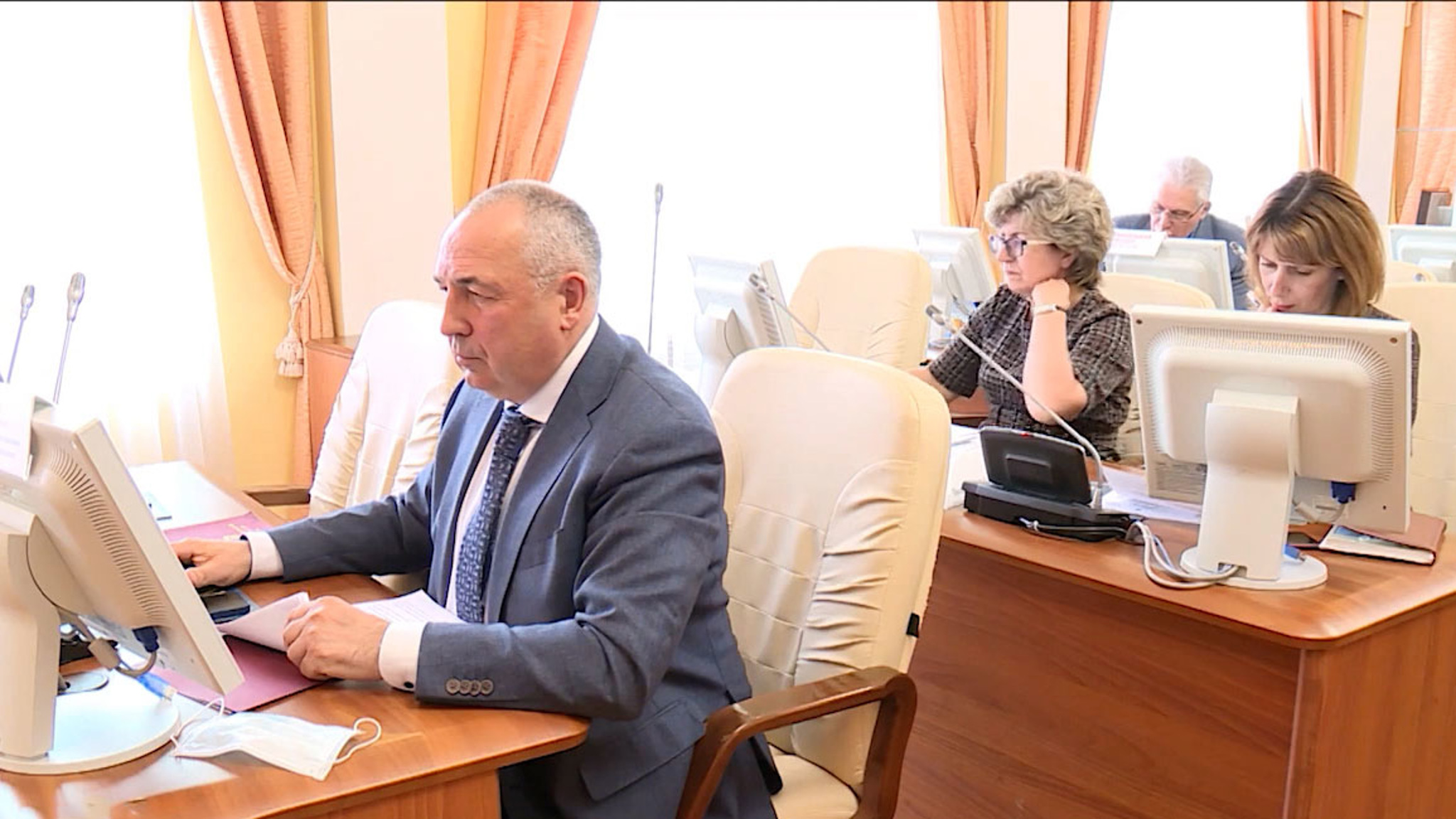 Мэр Магадана отчитался перед гордумой о деятельности муниципалитета