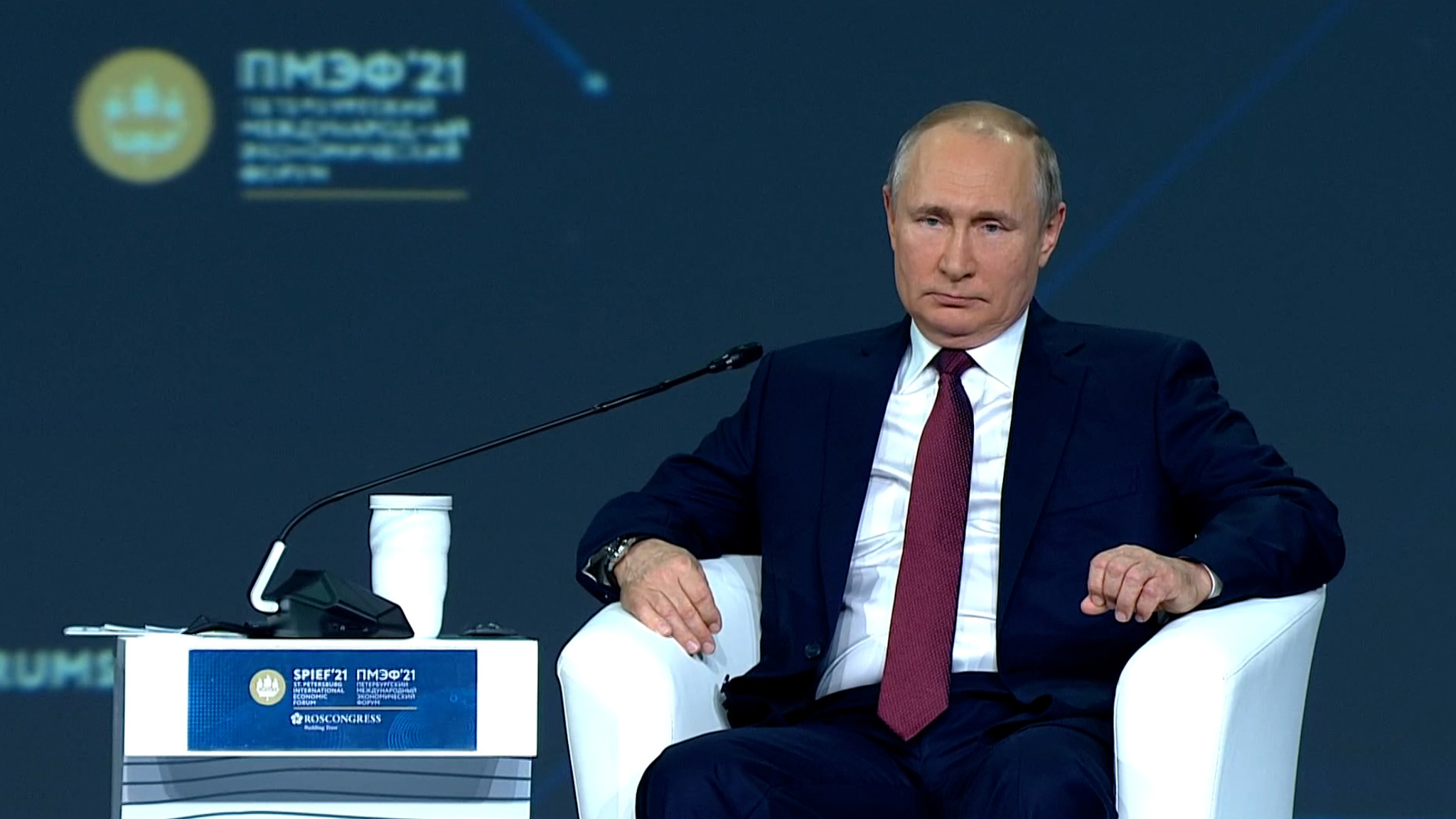 Мы никогда не вмешиваемся: Путин – о двойных стандартах в политике