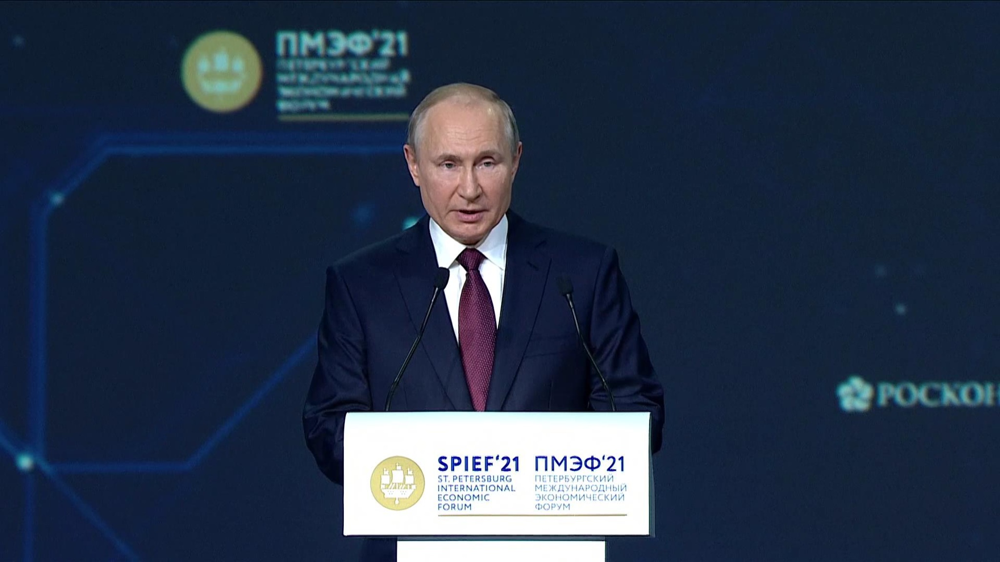 Путин: мировая экономика возвращается к нормальной жизни