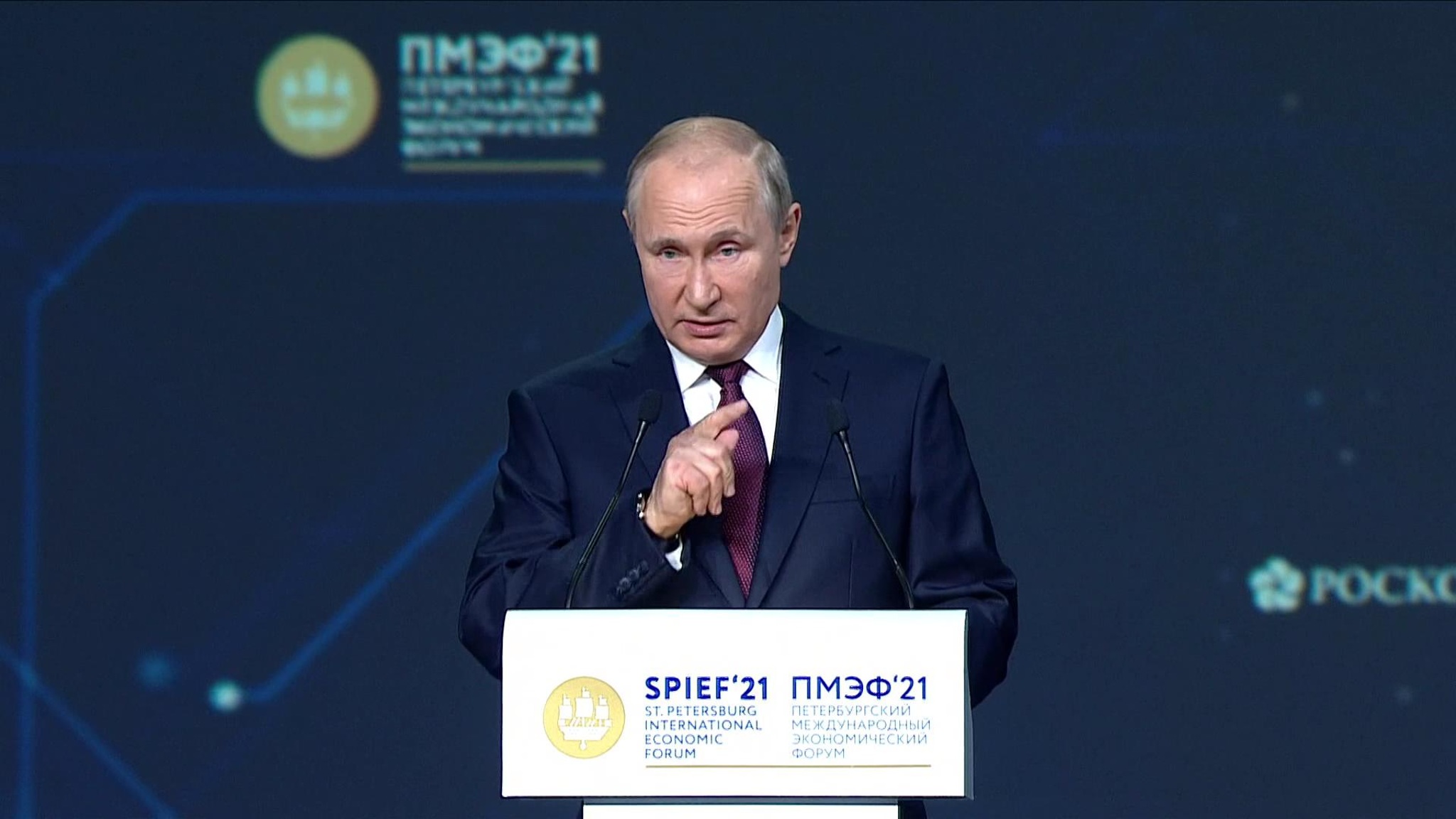 Путин: Россия будет снижать выбросы при добыче углеводородов