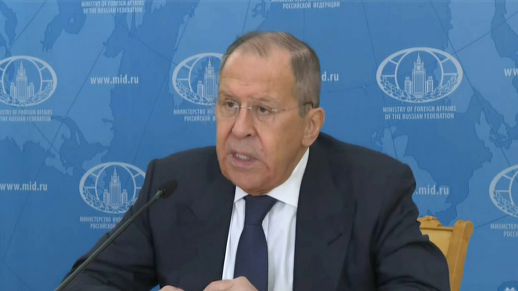Лавров: Зеленский усугубил проблему разведения сил в Донбассе
