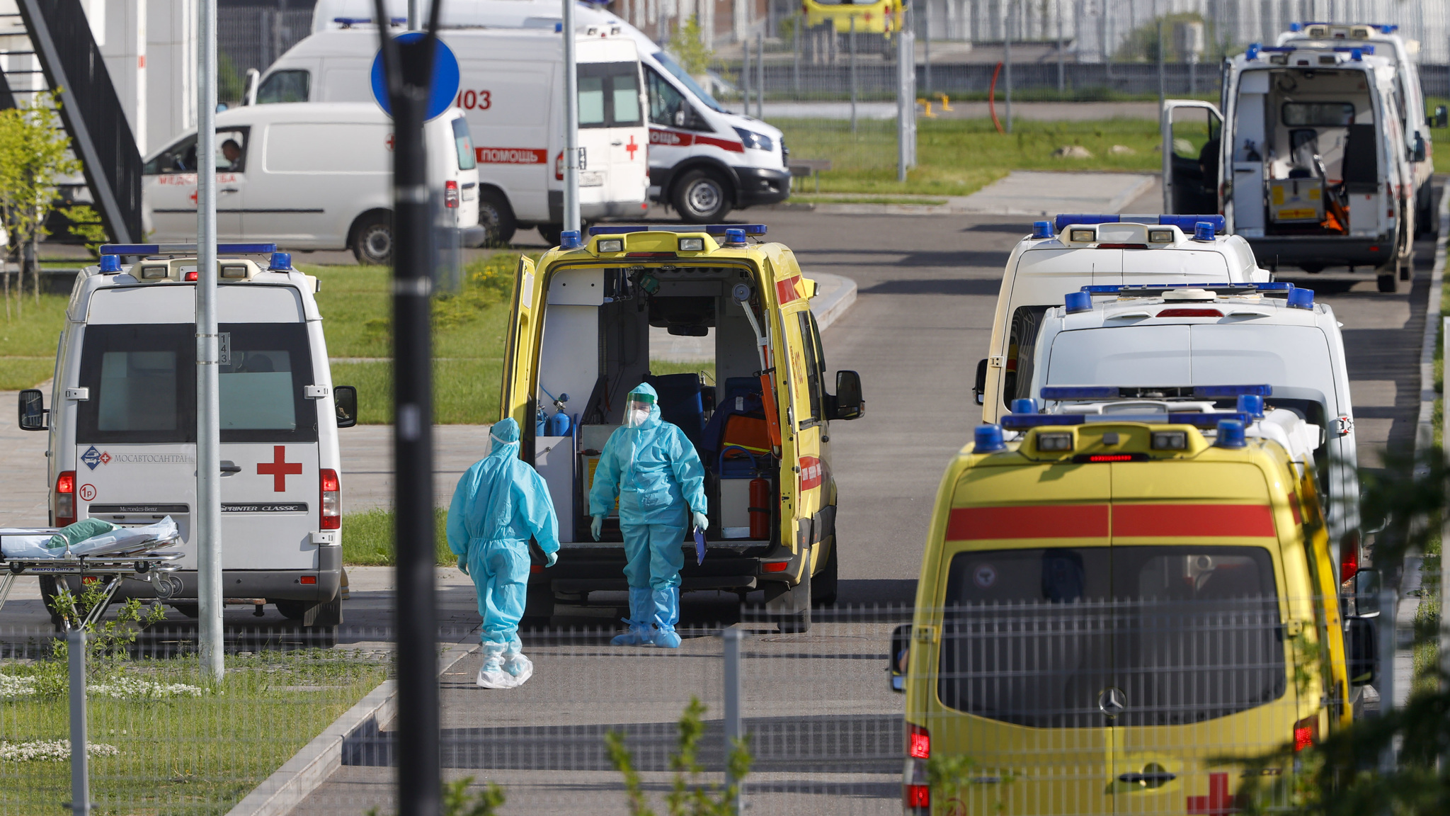 Ограничений в посещении детских площадок во дворах и на улицах в Москве нет