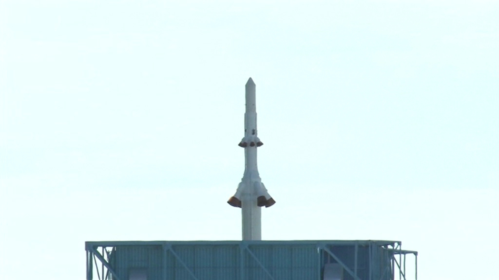 Аппарат корабля "Шэньчжоу-12" приземлился на севере Китая