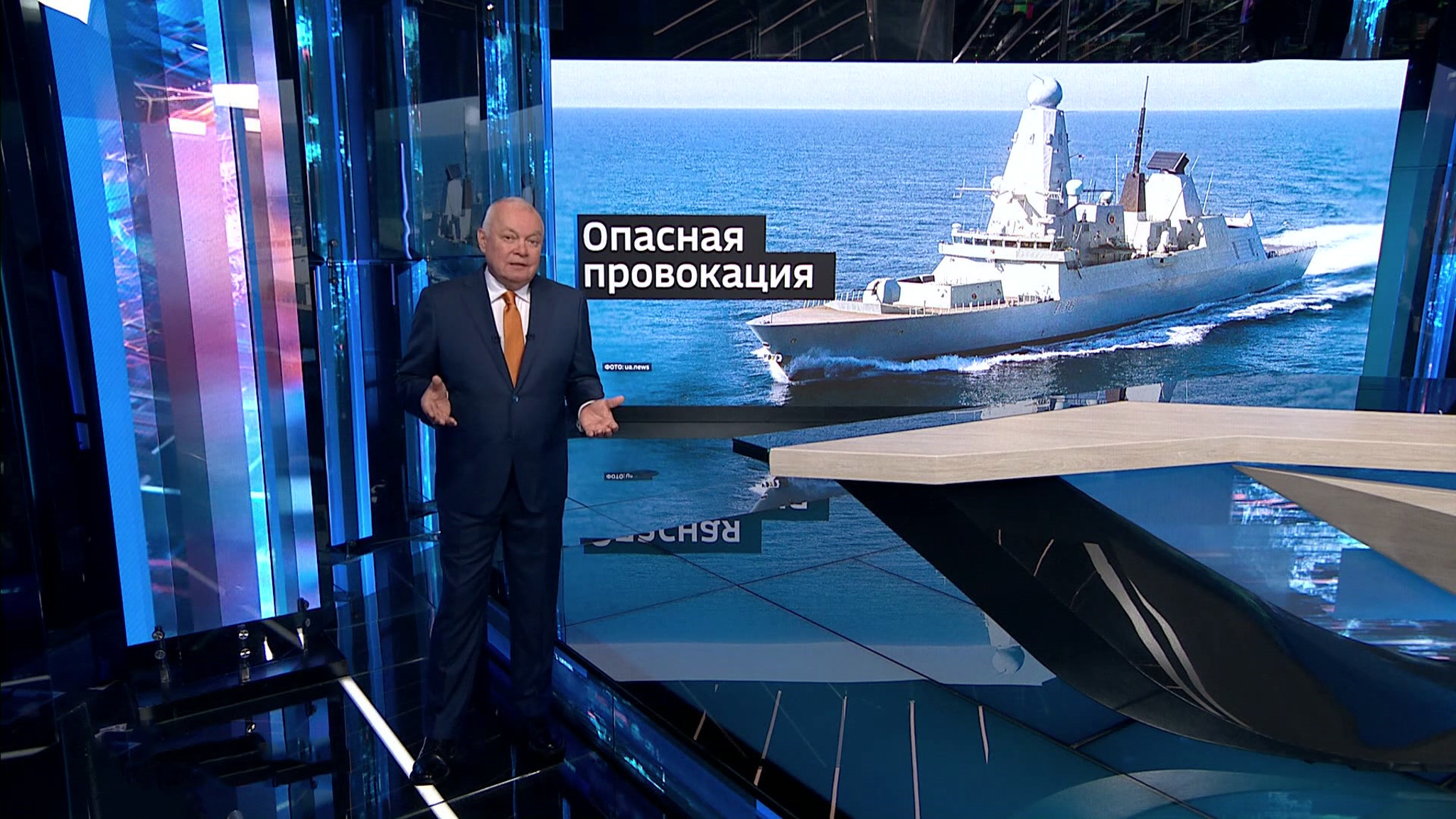 Джонсон взял пример с Порошенко