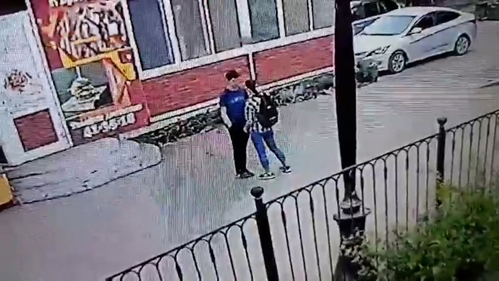 В Братске девушка зарезала подростка