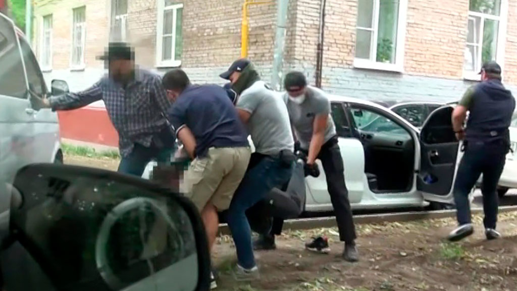 ФСБ отчиталась о предотвращении терактов в Москве, Астраханской области и КБР