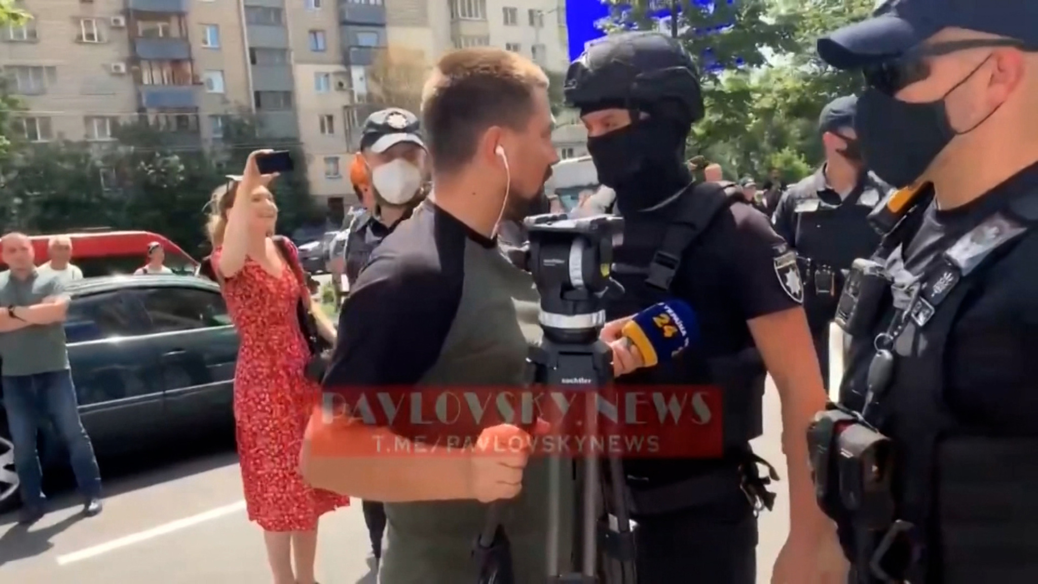 В Киеве мужчина перепутал полицейских с рейдерами и открыл огонь