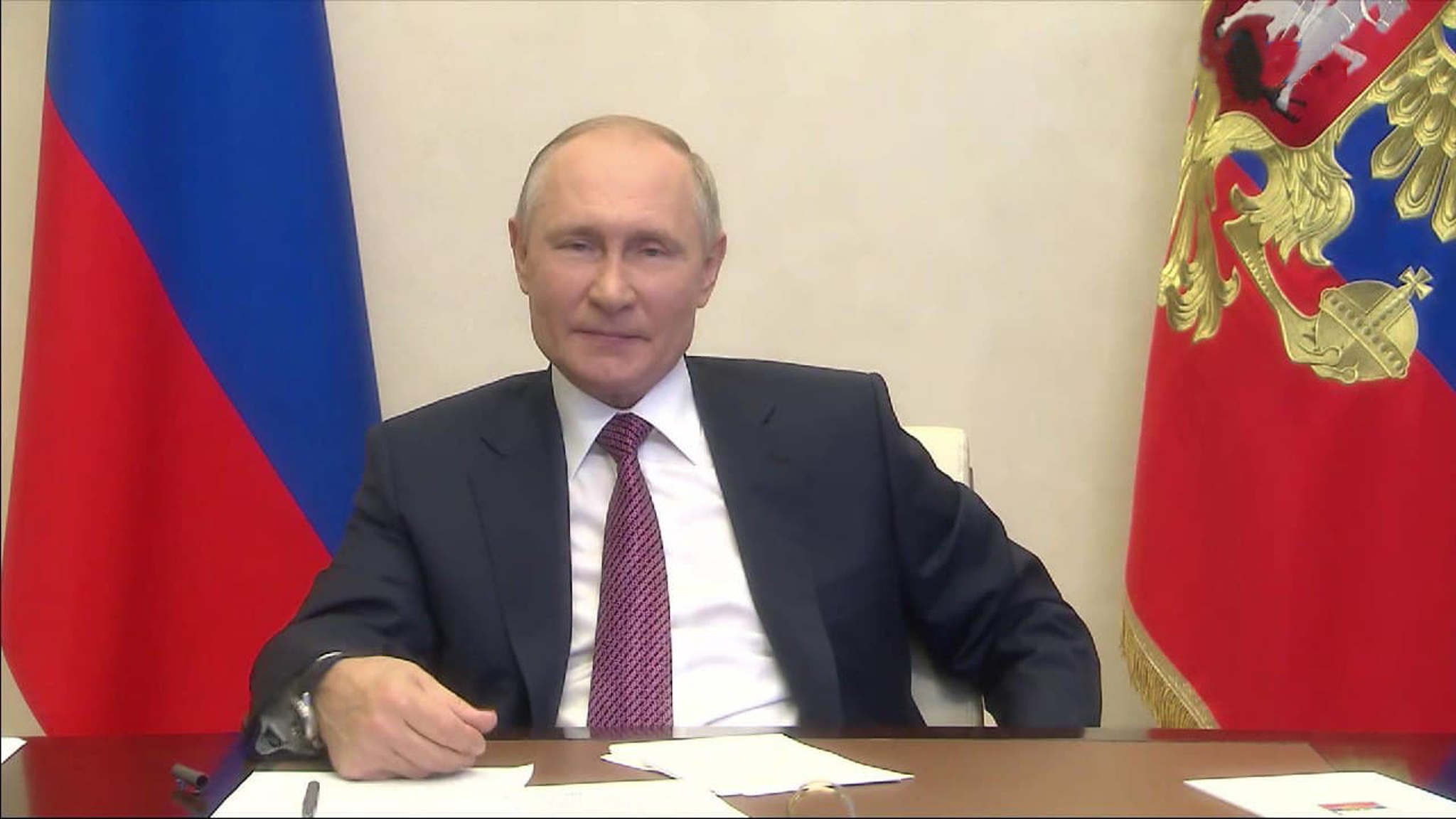 Президент поздравил финалистов "Большой перемены" с Днем семьи, любви и верности