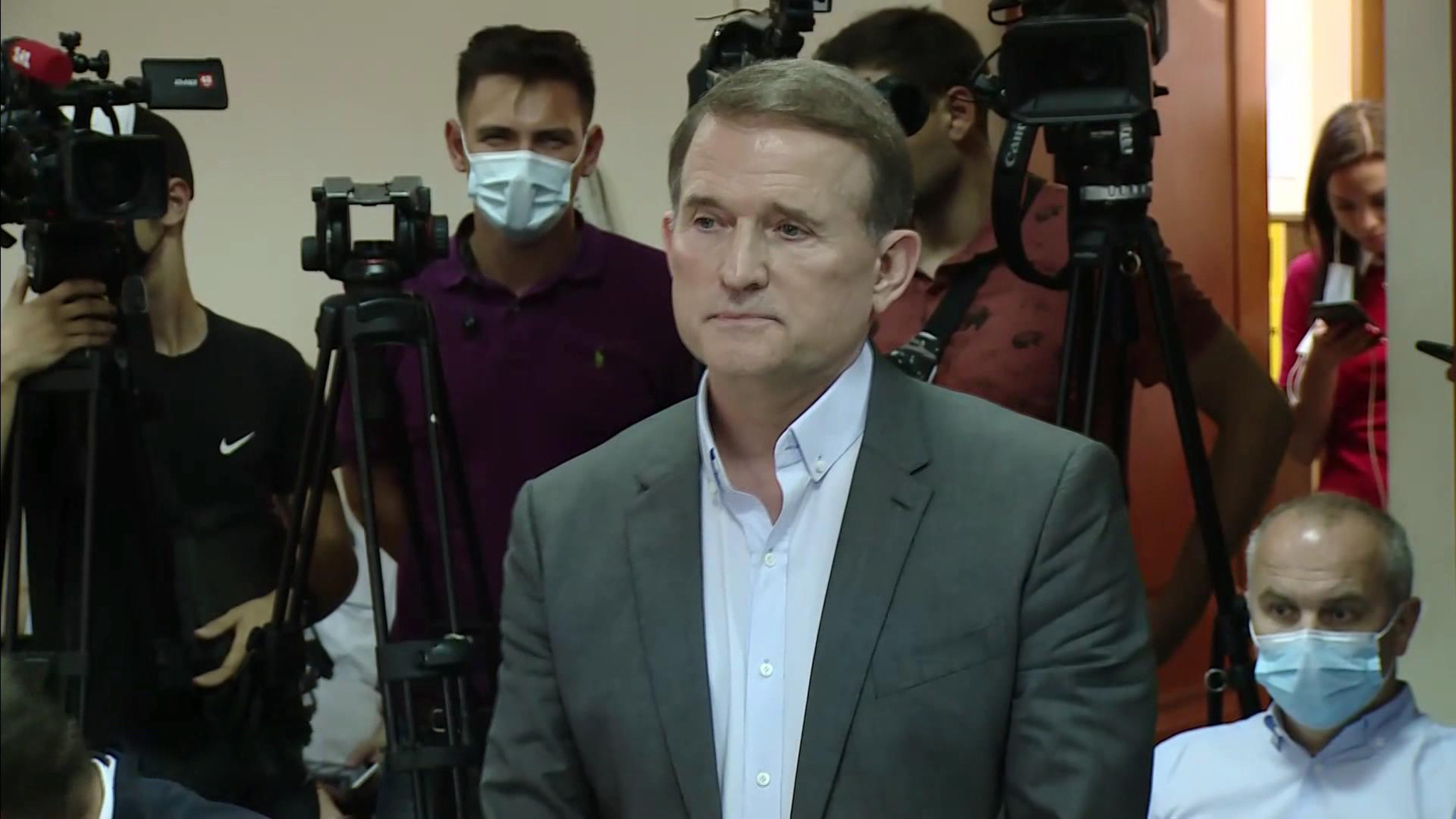 Многочасовое заседание: решения по домашнему аресту Медведчука пока нет