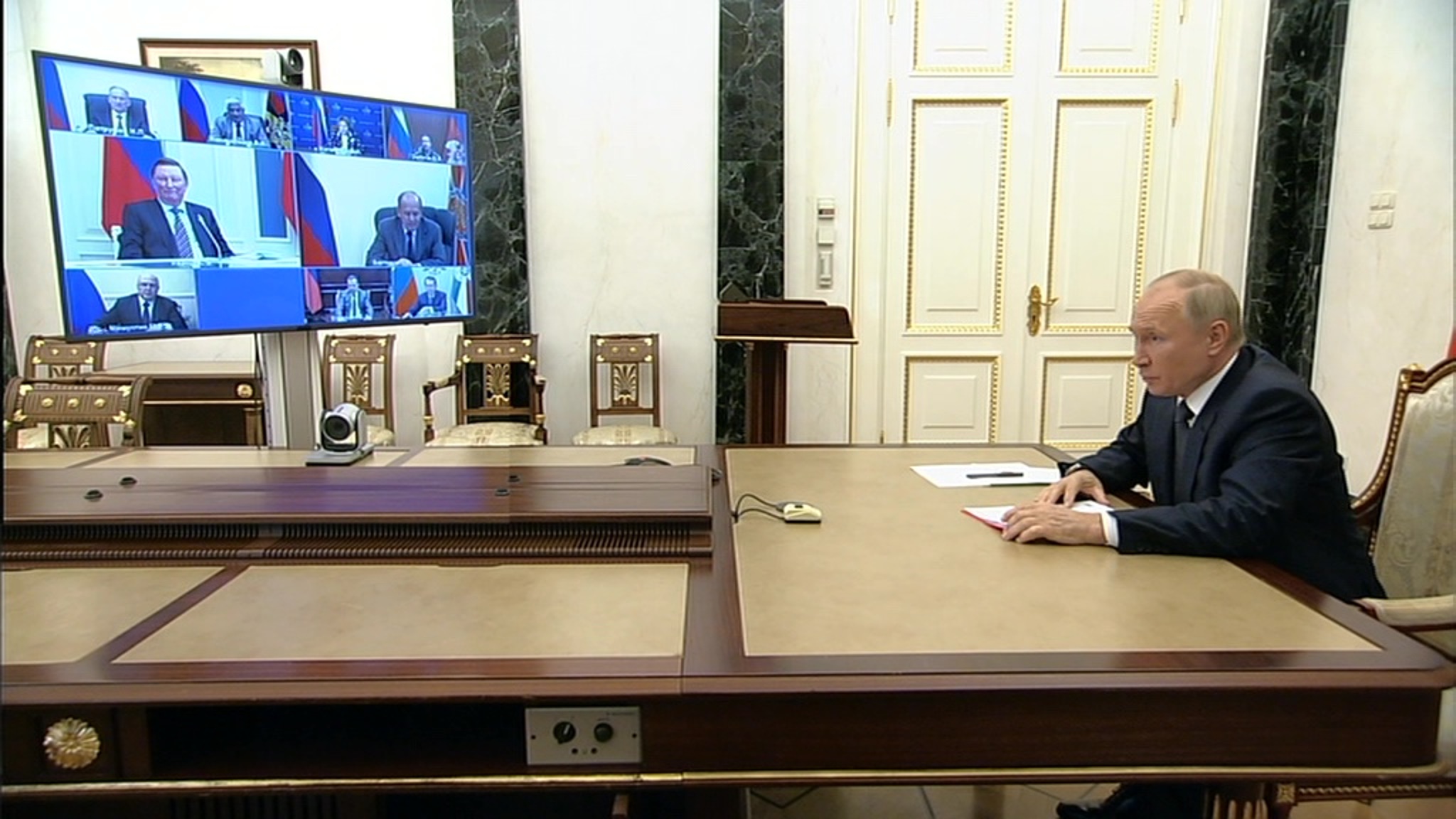 Путин провел совещание с членами Совбеза