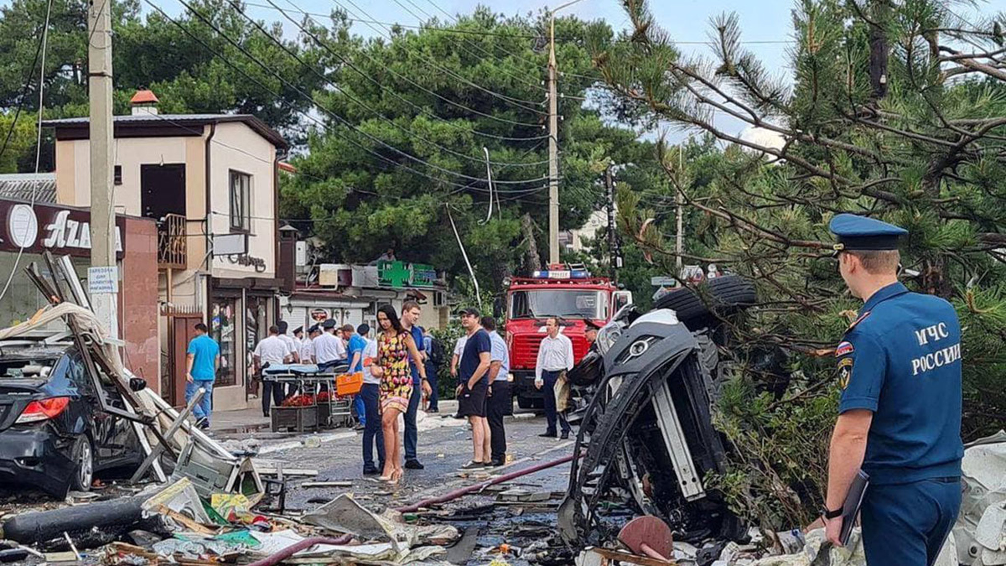 Людей из взорвавшейся гостиницы в Геленджике и жителей ближайших домов расселят
