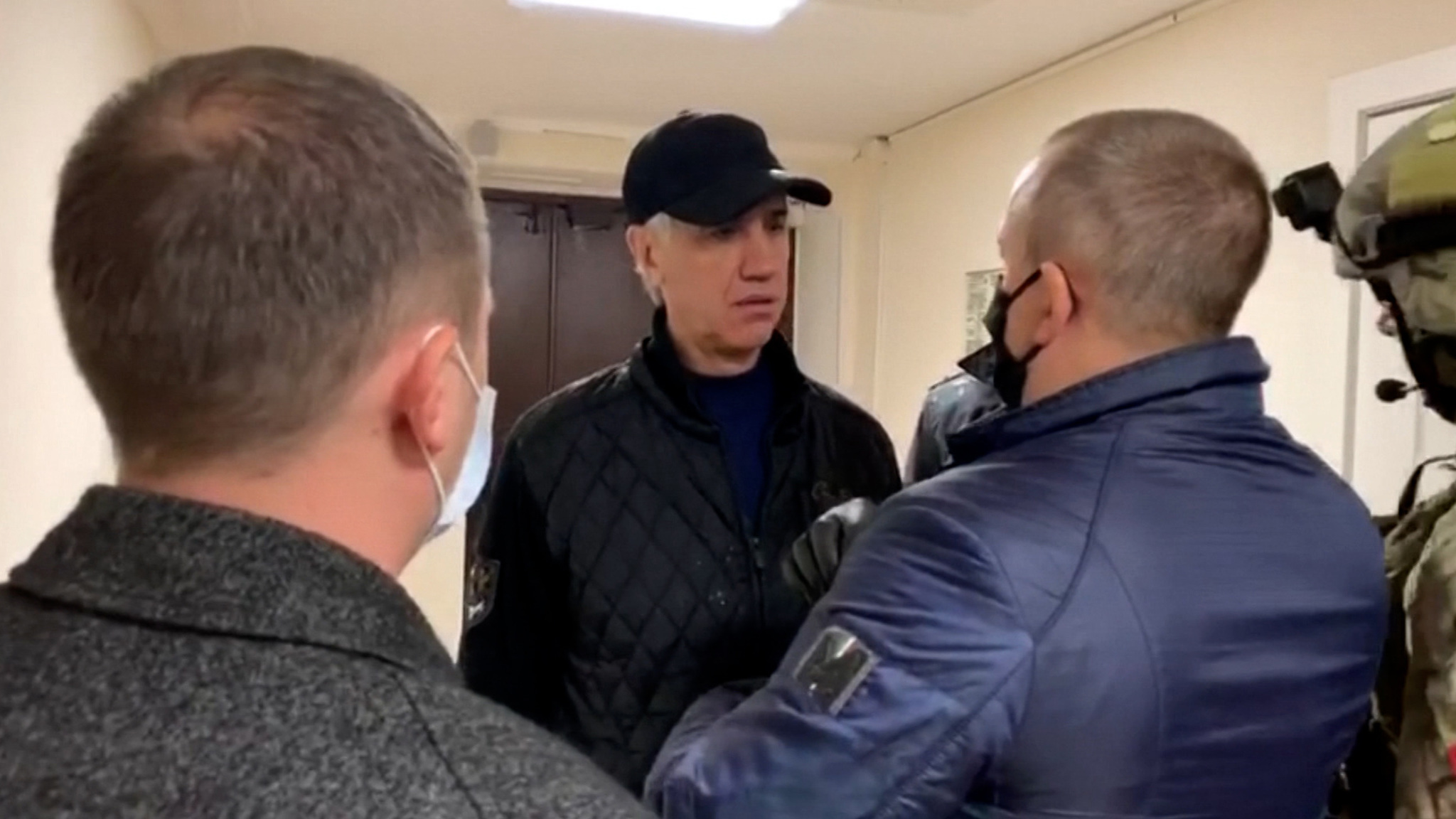 22 гектара земли и трехэтажный коттедж: какого имущества лишится Анатолий Быков