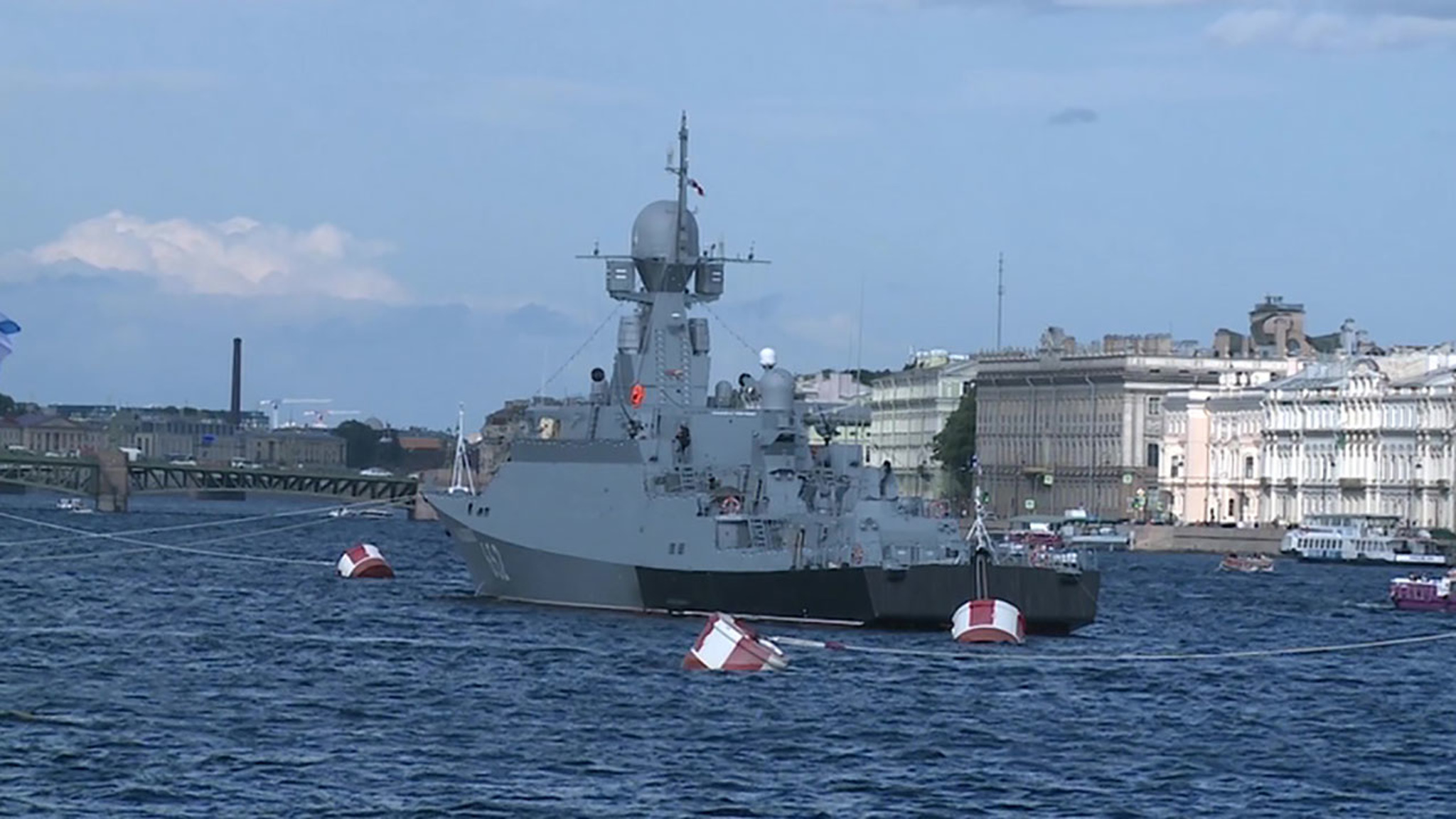 В день проведения Главного военно-морского парада в Петербурге ожидается жаркая погода