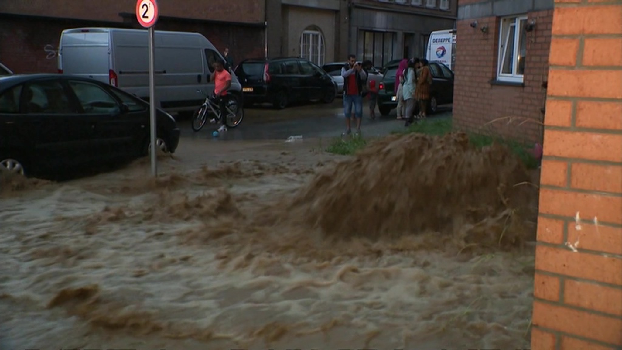 Лондон затопило после аномального ливня