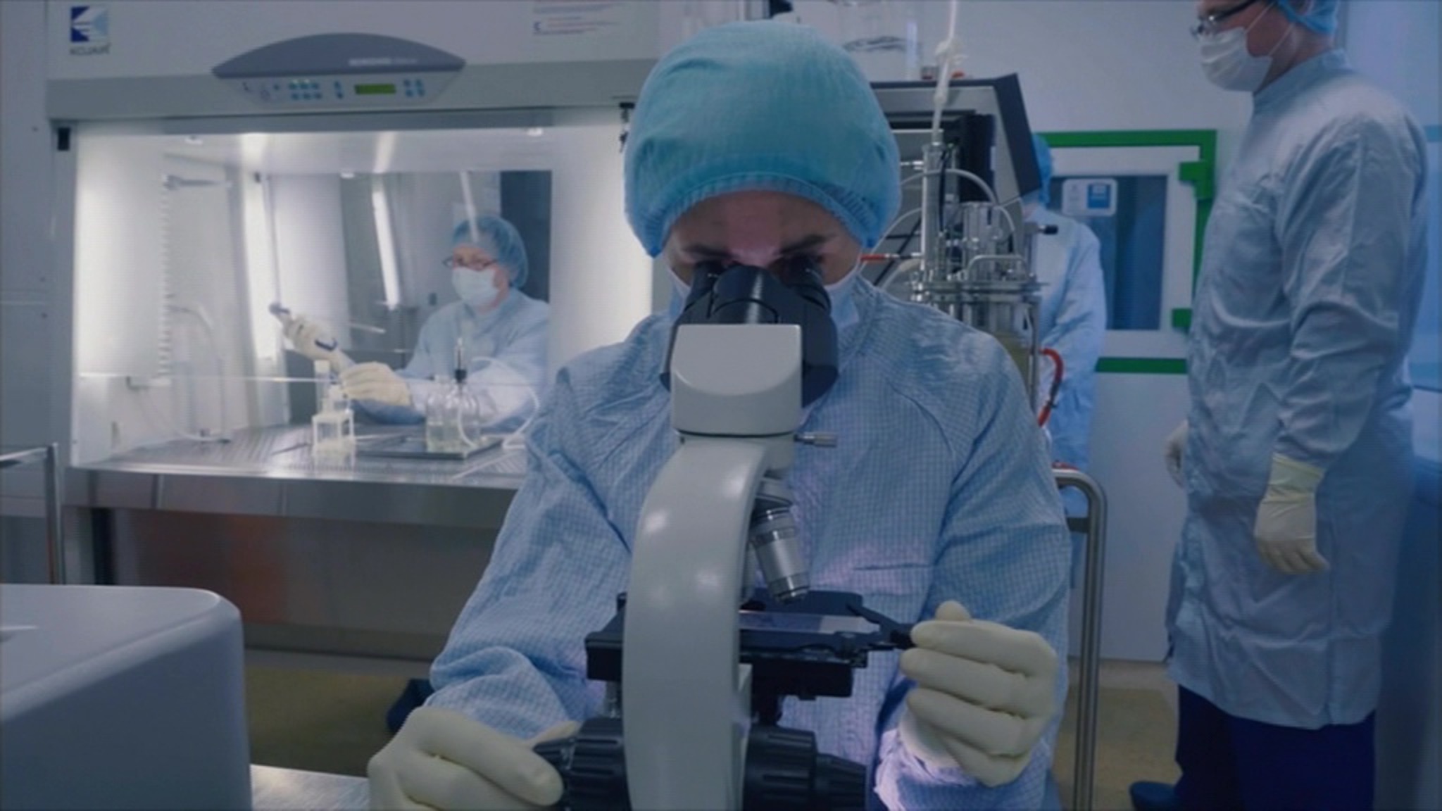 Стартовали испытания комбинации "Спутника V" с вакциной AstraZeneca