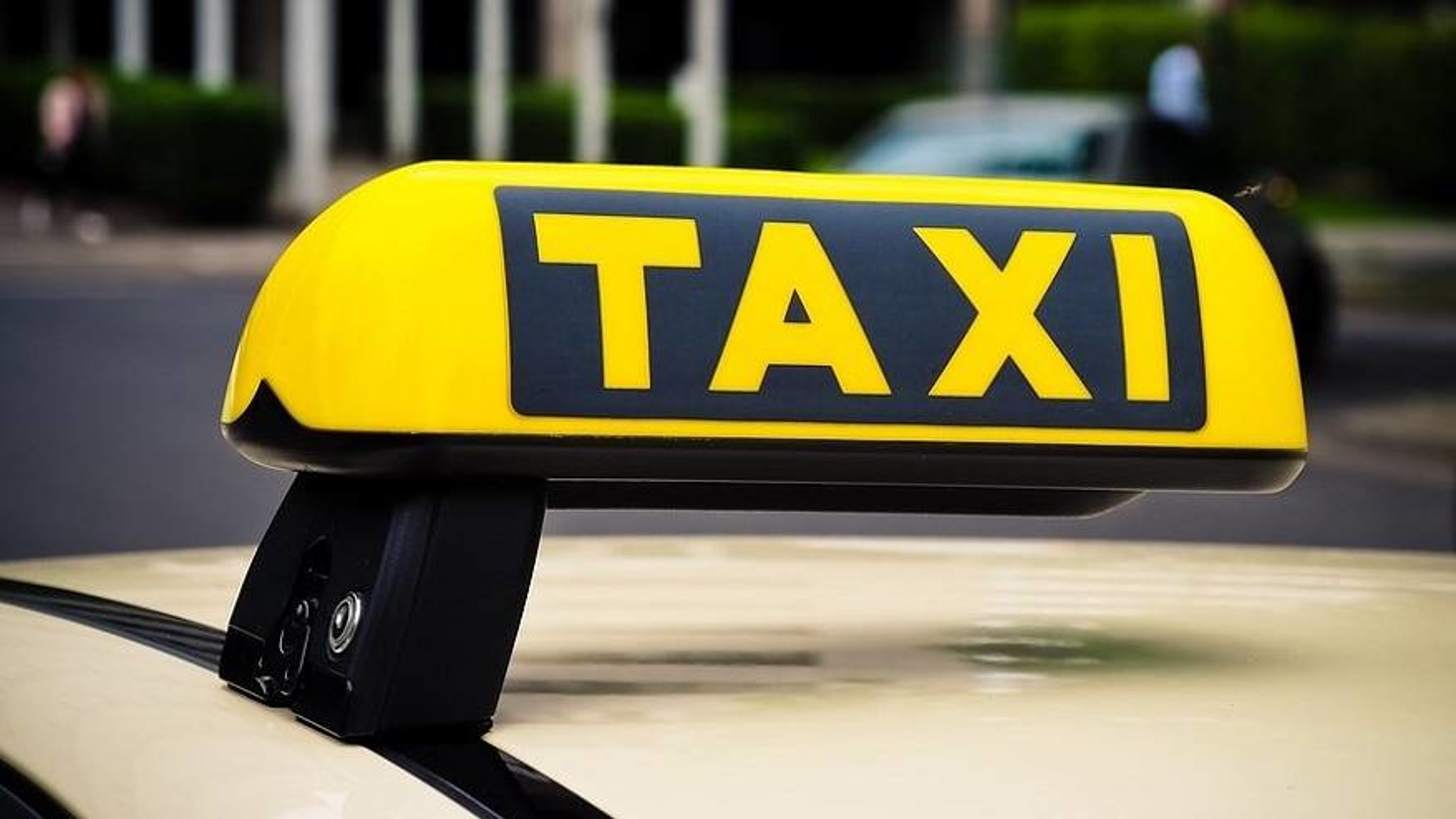 Агрегаторы такси в Подмосковье начали отстранять водителей без QR-кодов