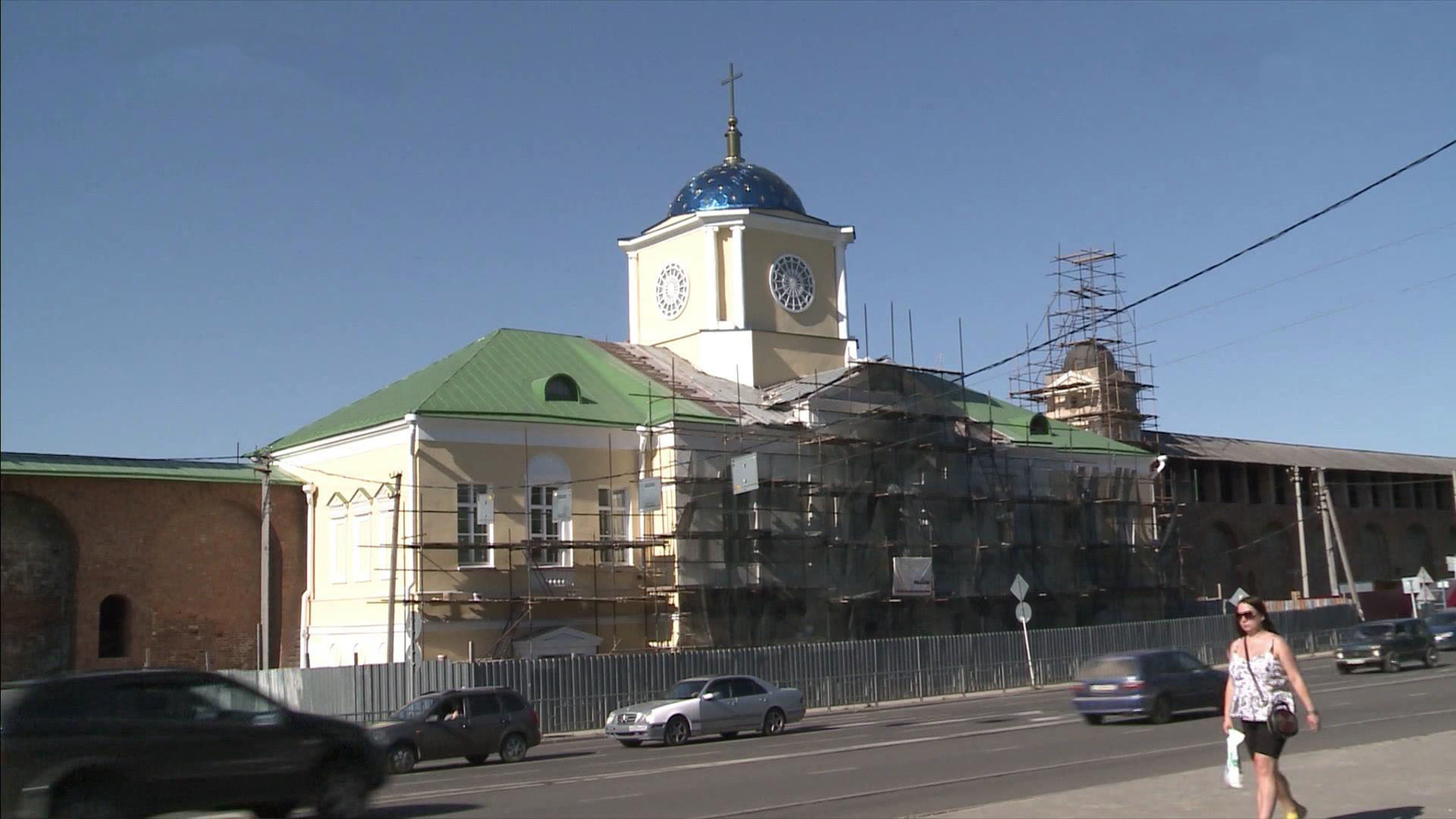 Строители нашли старинный водоотвод при реставрации Одигитриевской церкви в Смоленске