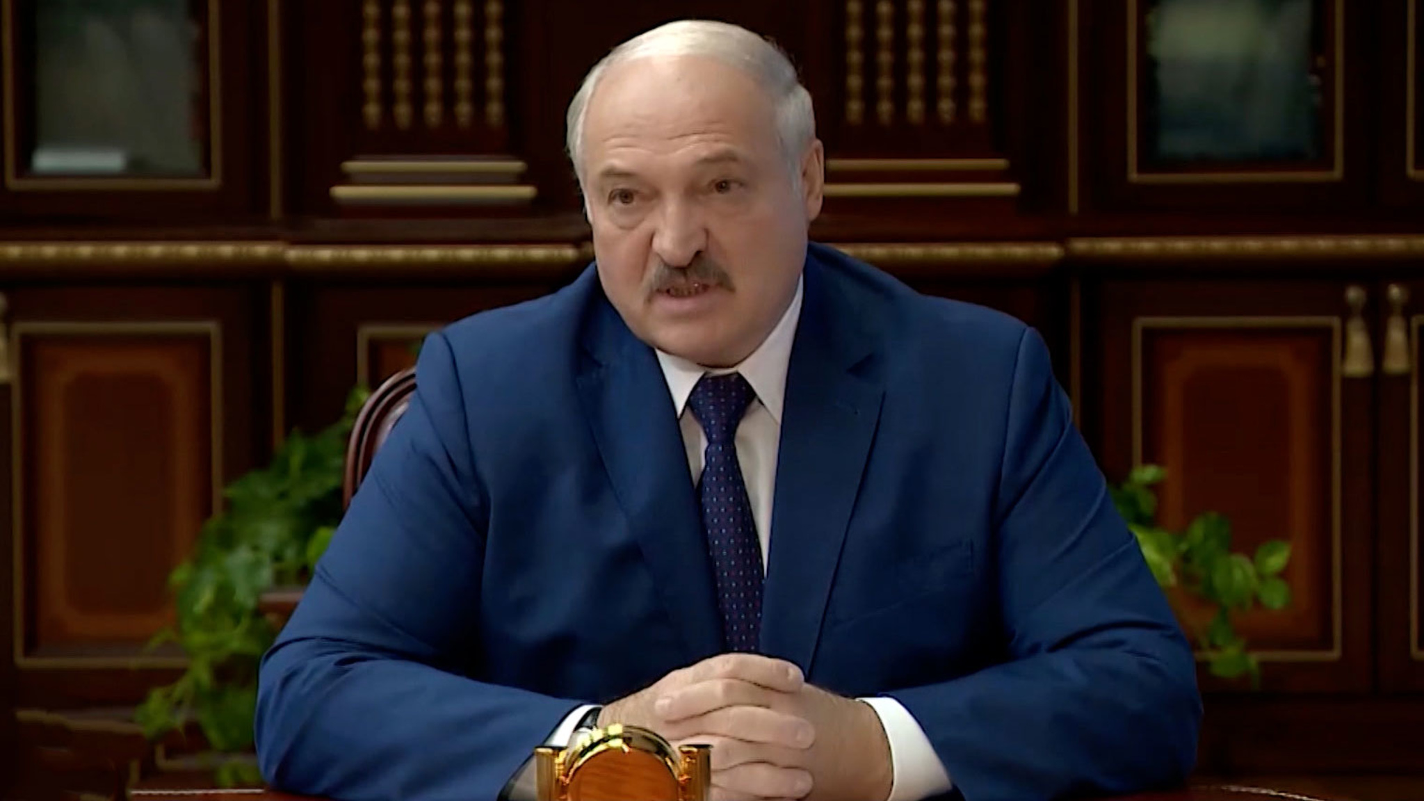 Лукашенко назвал власти Литвы "мерзавцами"