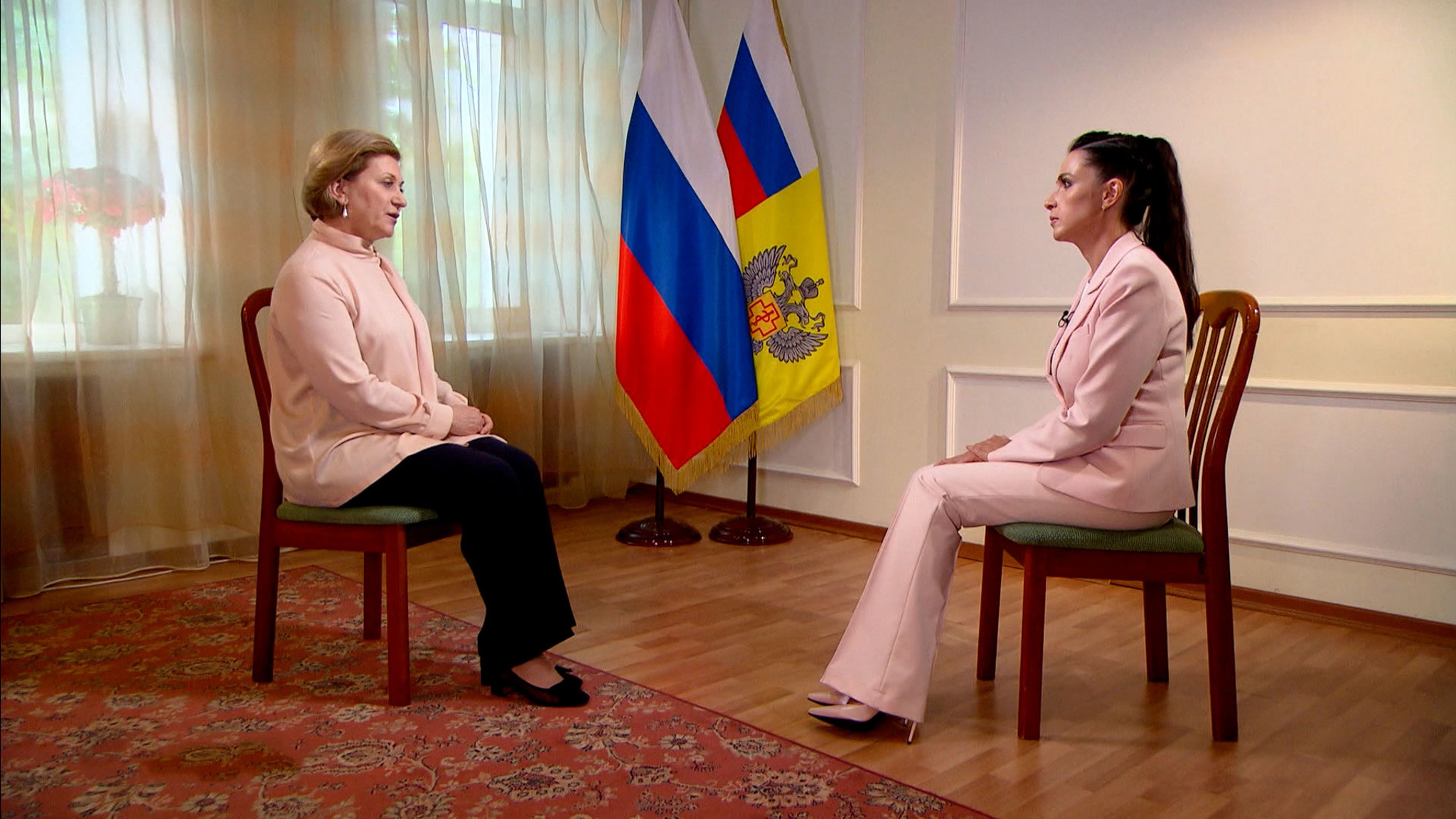 Попова: ослаблять ограничения пока рано