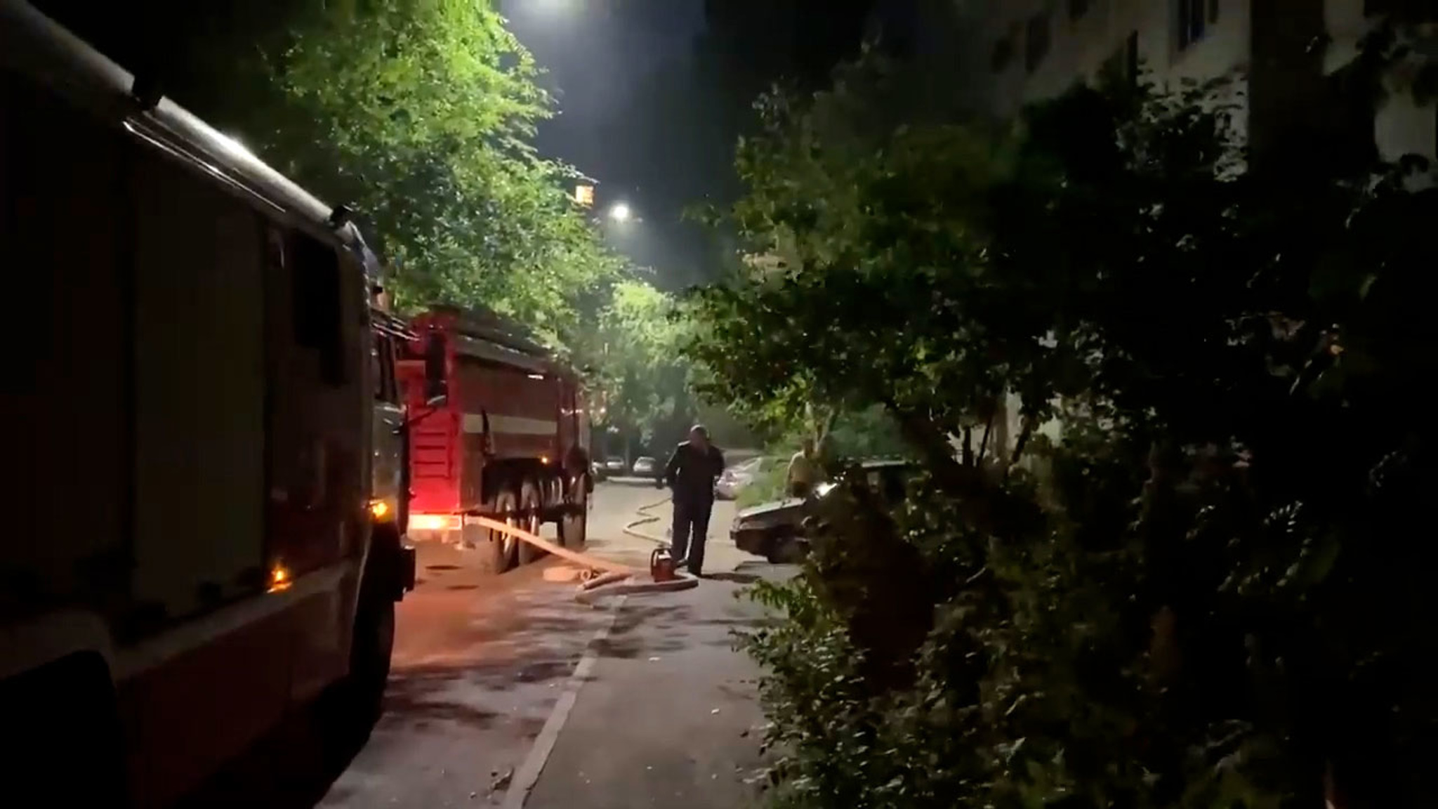 Появилось видео вспыхнувшего балкона жилого дома в Воронеже