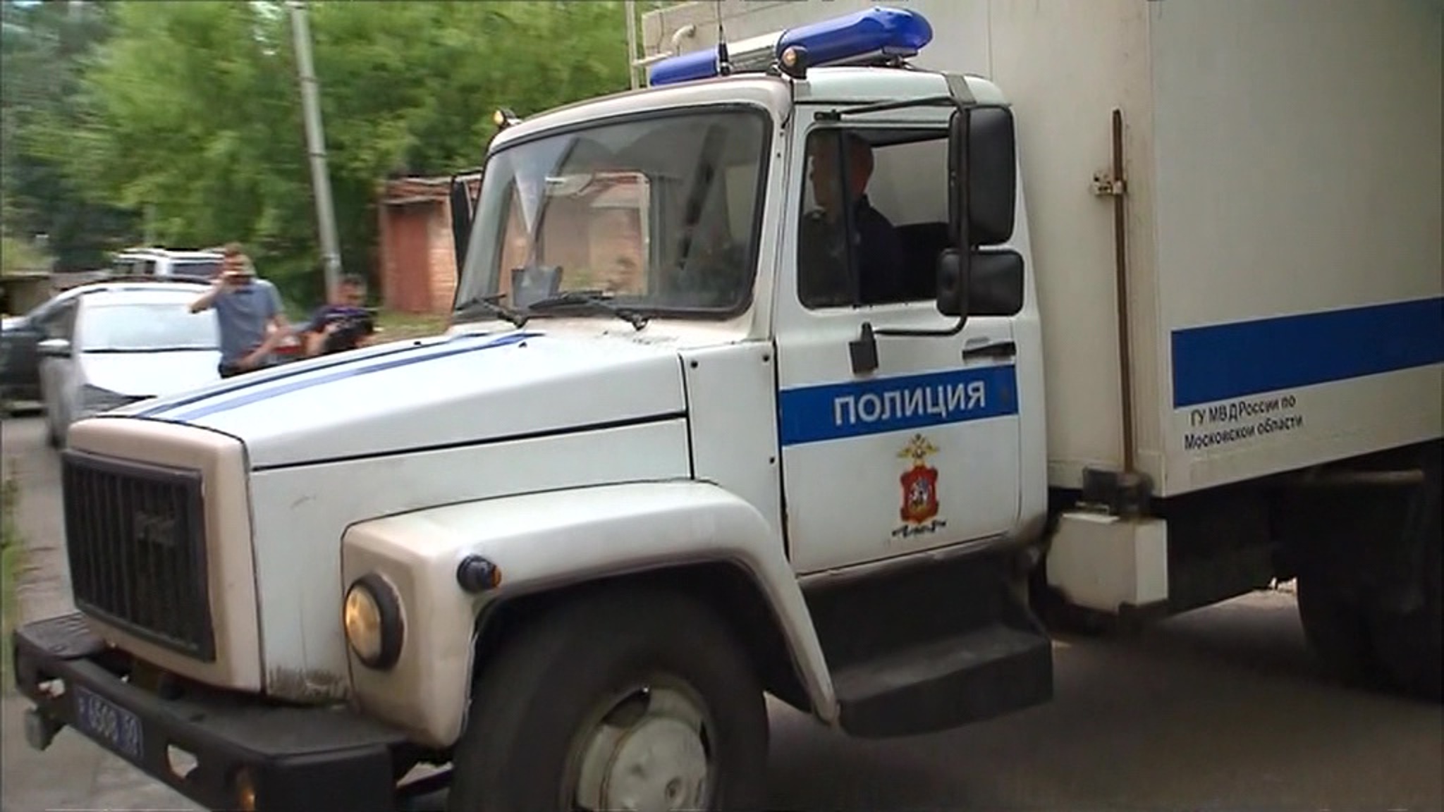 Полицейские задержали двоих арестантов, бежавших из изолятора в Истре