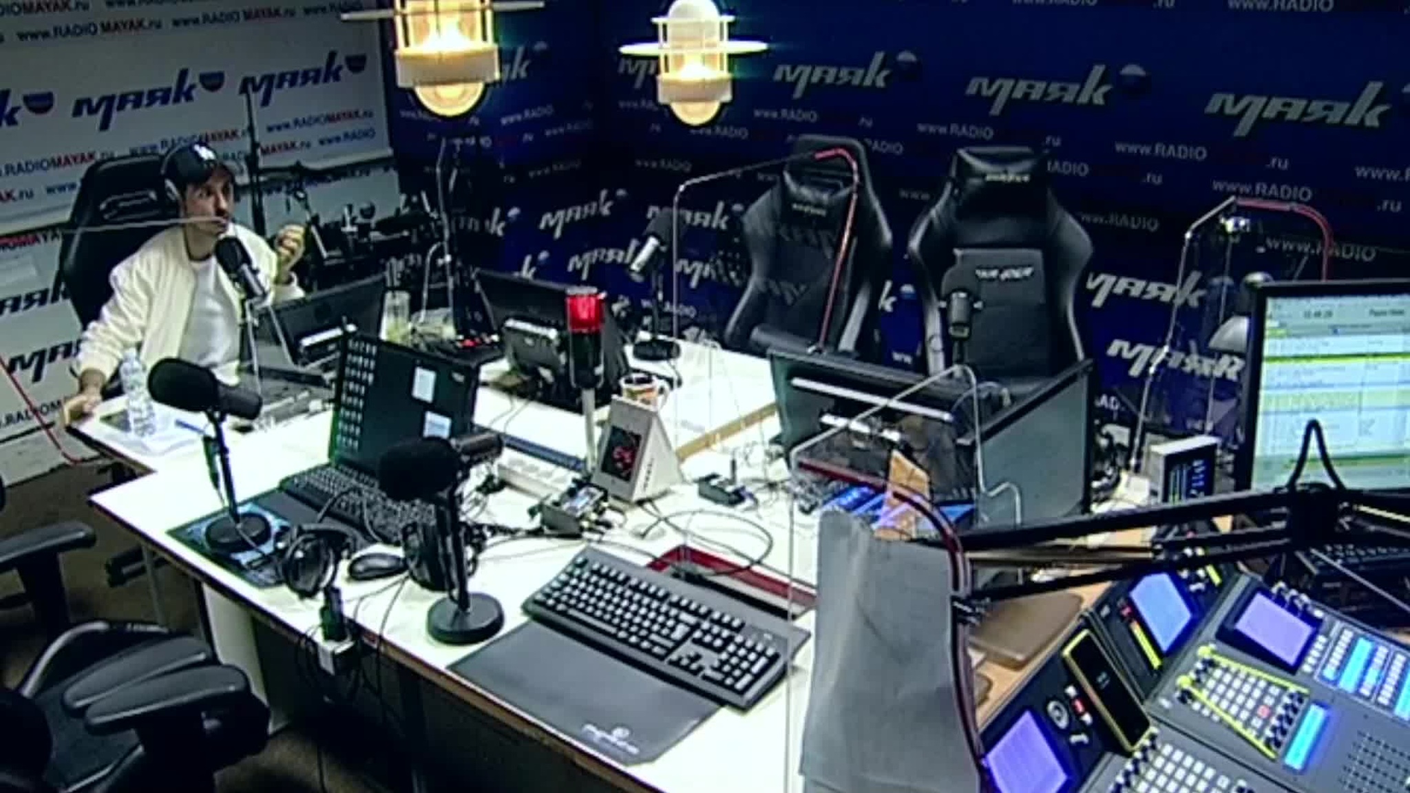 Стоит ли покупать дорогие вещи, отразится ли это на вашем статусе?