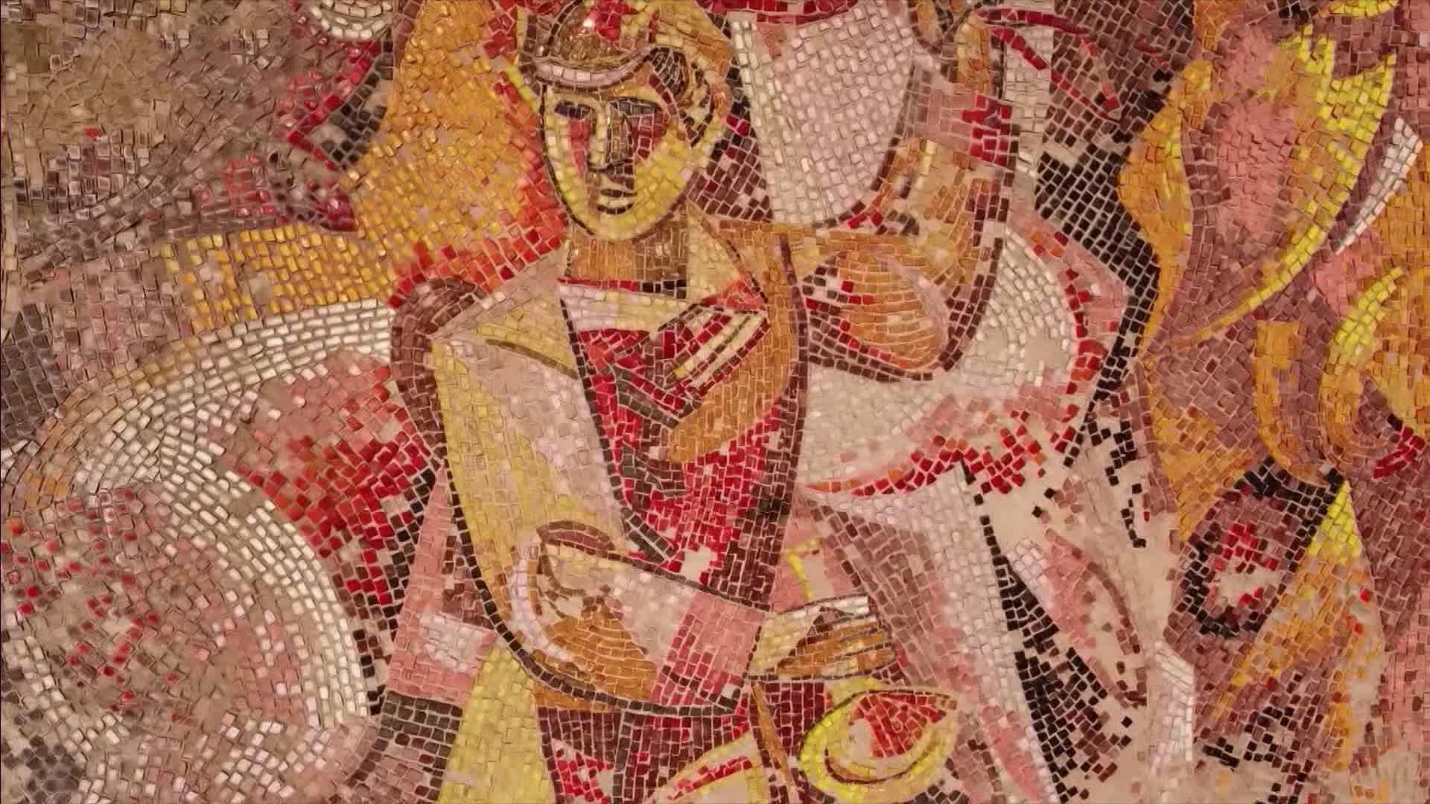 Активисты восстановят мозаики у входа во Дворец творчества "Мемориал" в Кирове