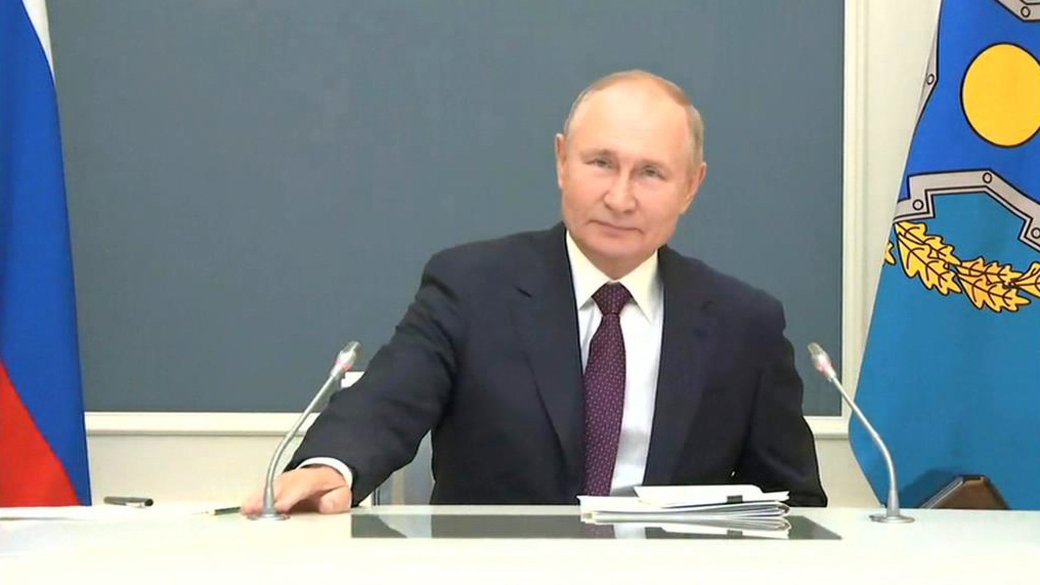 Путин поручил усилить работу по безопасности в России на фоне ситуации в Афганистане