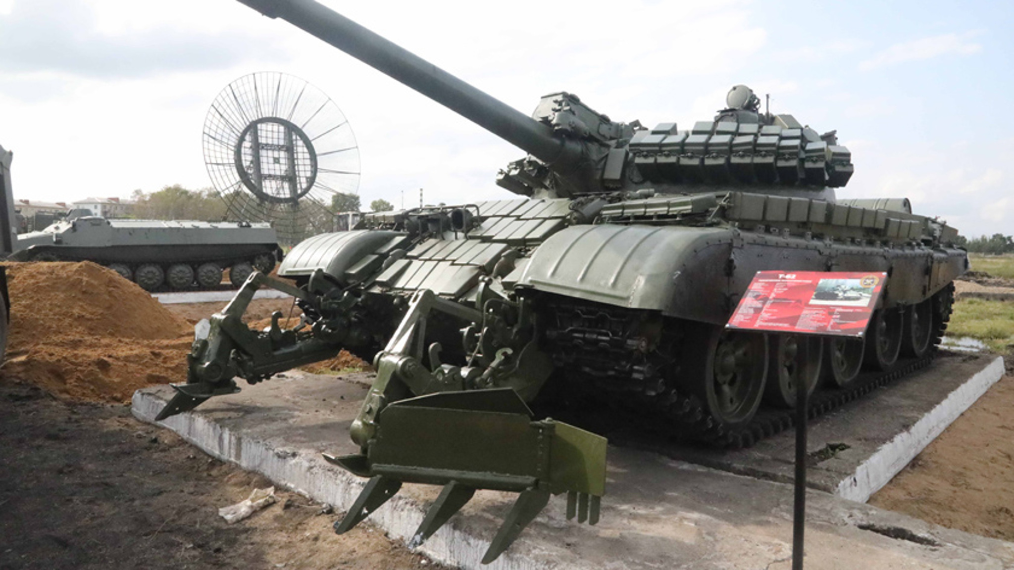 Форум "Армия-2021" открылся для массового посещения