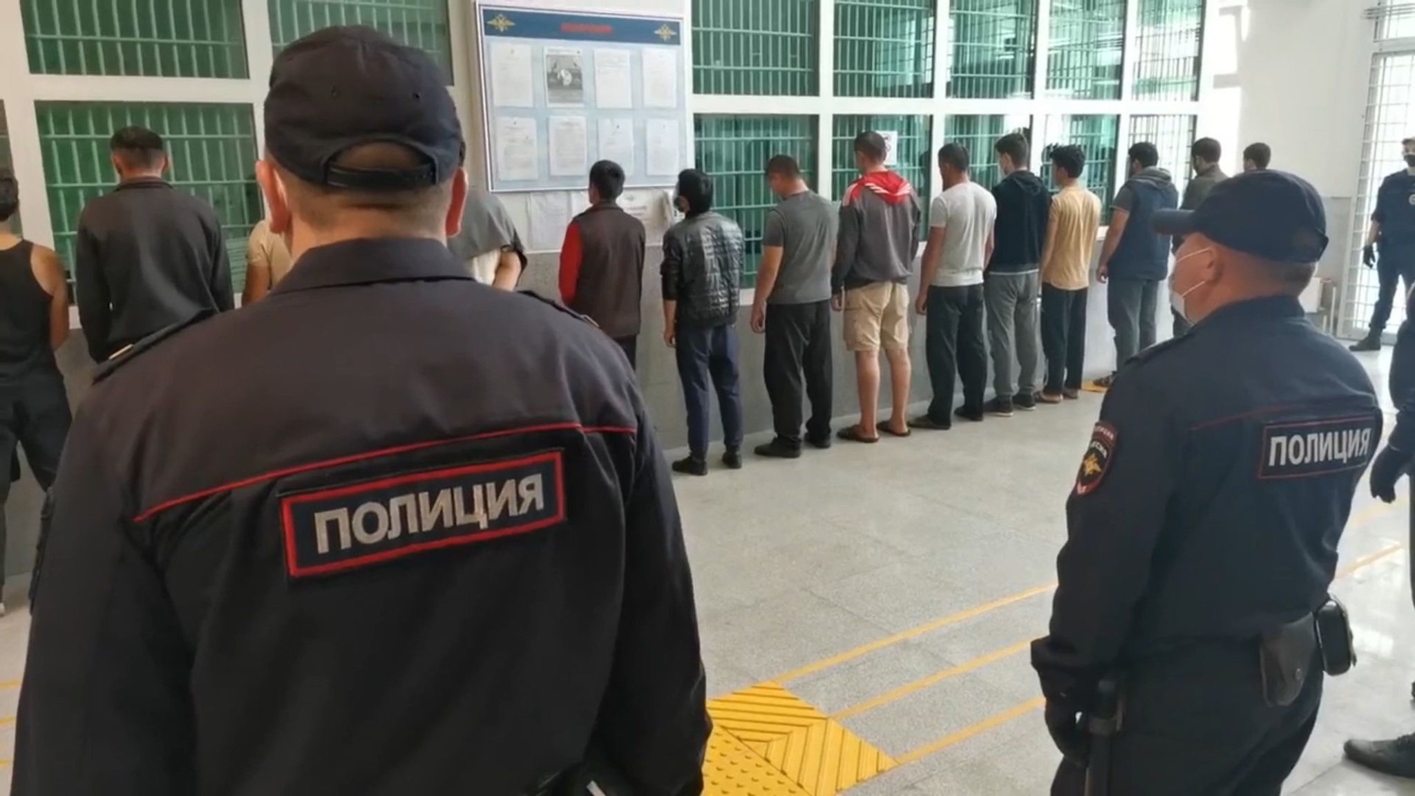 Член Совета по межнациональным отношениям при Президенте РФ Богдан Безпалько: "Меня возмущает то, что жилой район превращается в гетто"