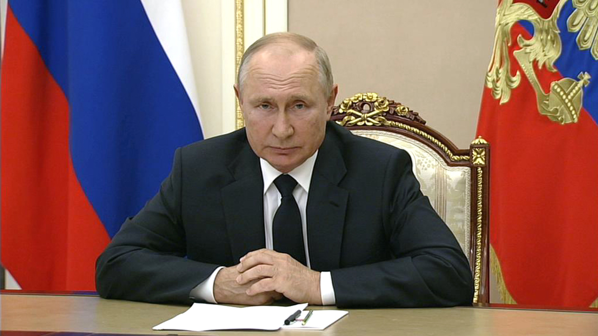 Путин подписал указы о единовременной выплате военным и правоохранителям