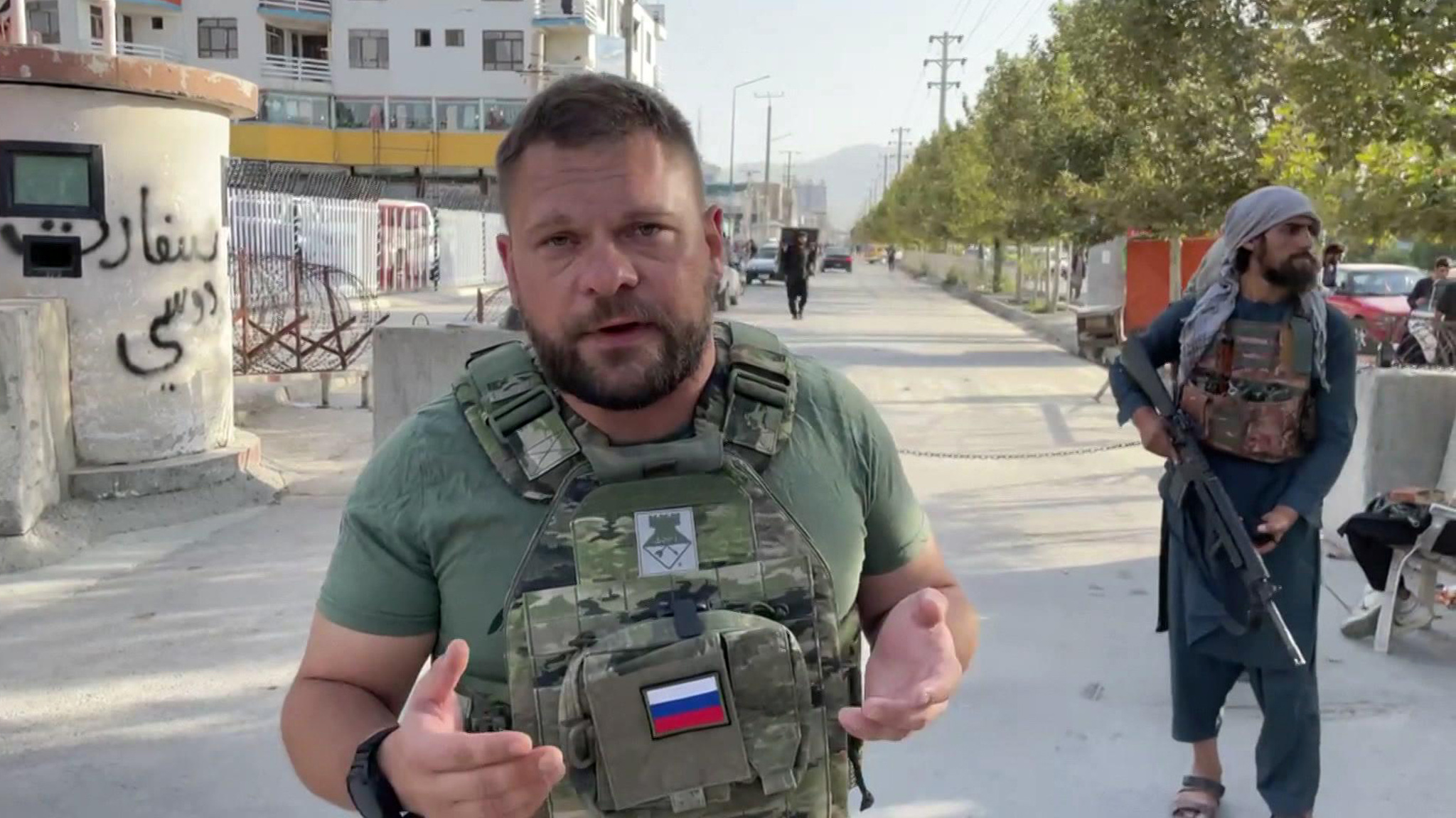 После взрыва афганцы вновь штурмуют аэропорт. Эксклюзив из Кабула