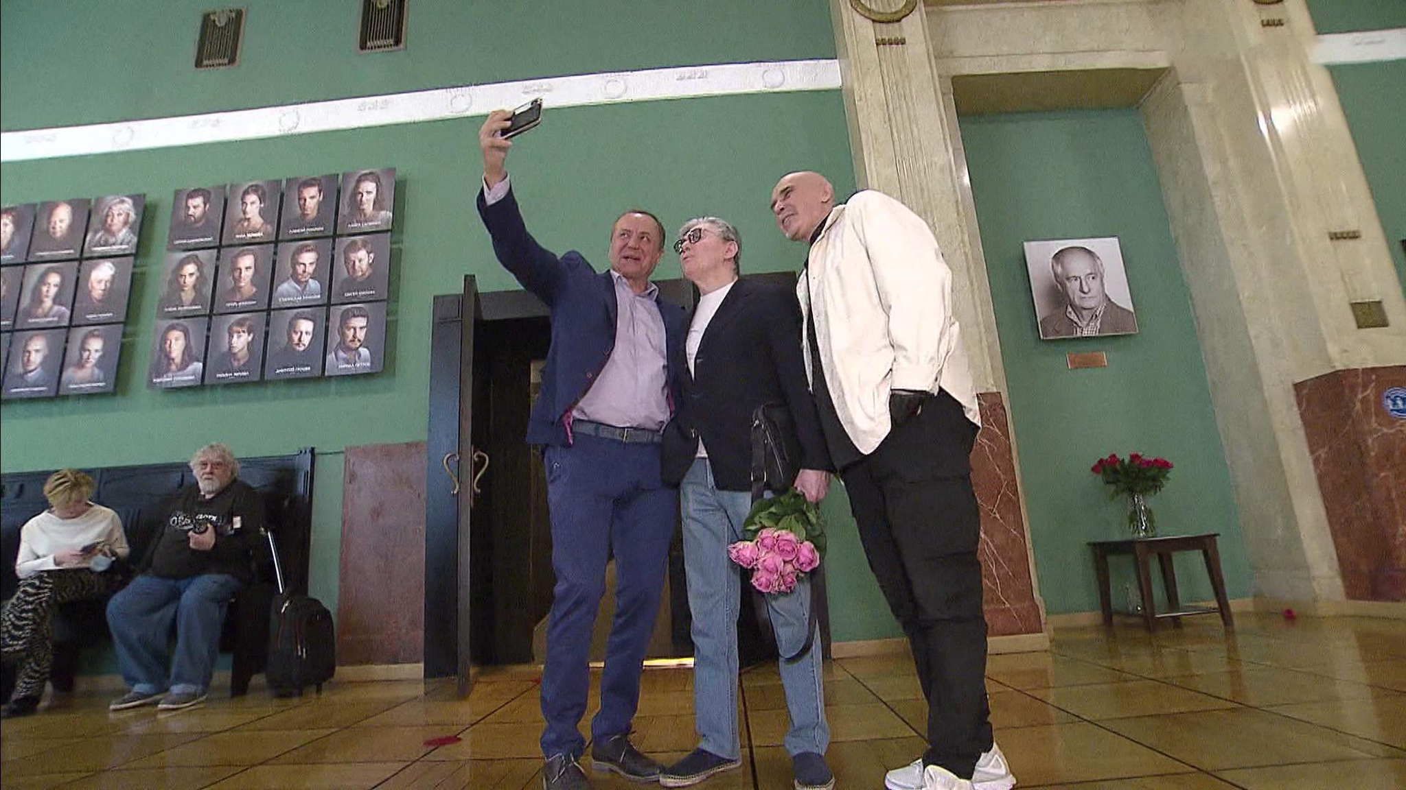 Долгожданная встреча: юбилейный сезон "Ленкома"